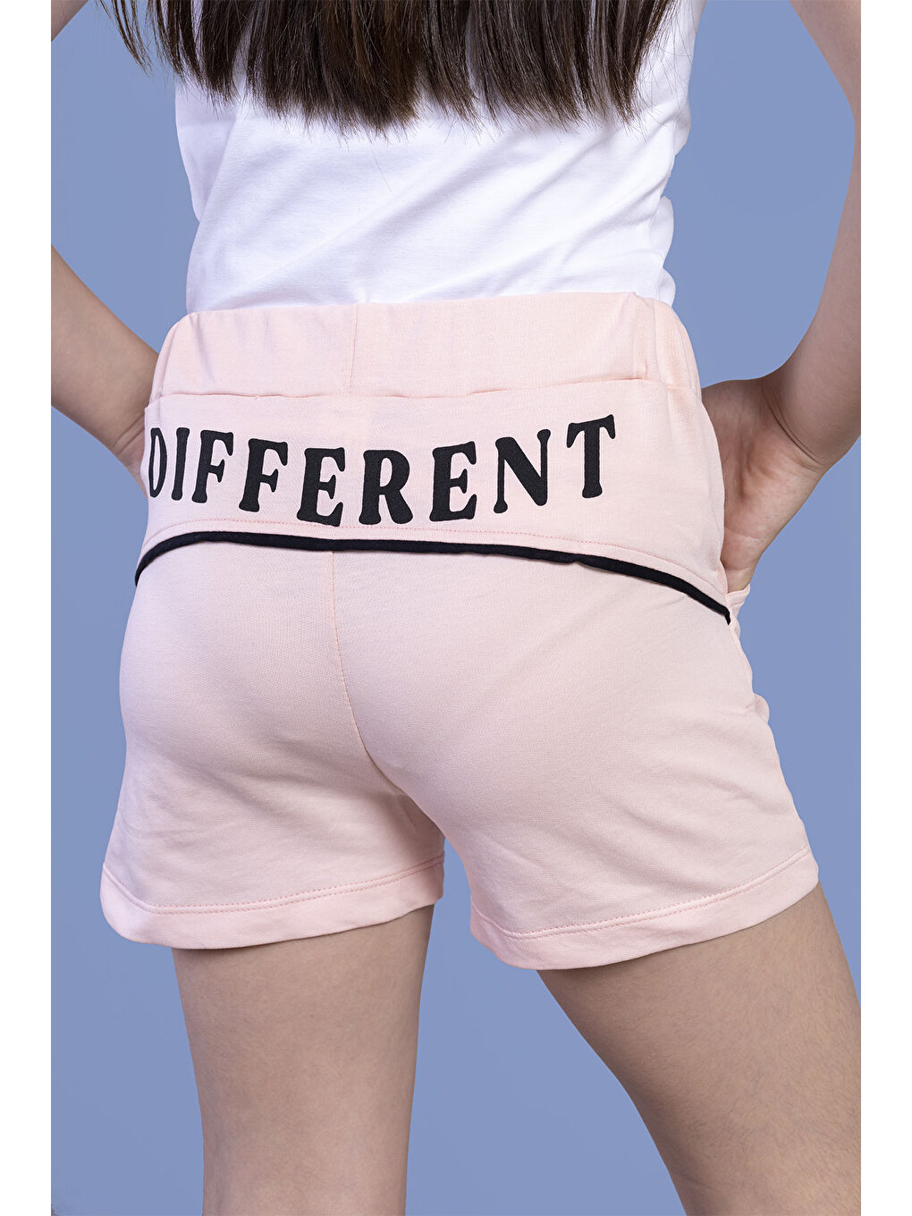 Pembe Kız Çocuk İki Yanı Cepli Arkası Baskı Detaylı Şort-1