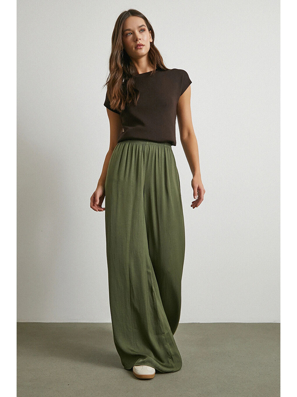 Beli Lastikli Dökümlü Geniş Paça Pantolon Haki-2