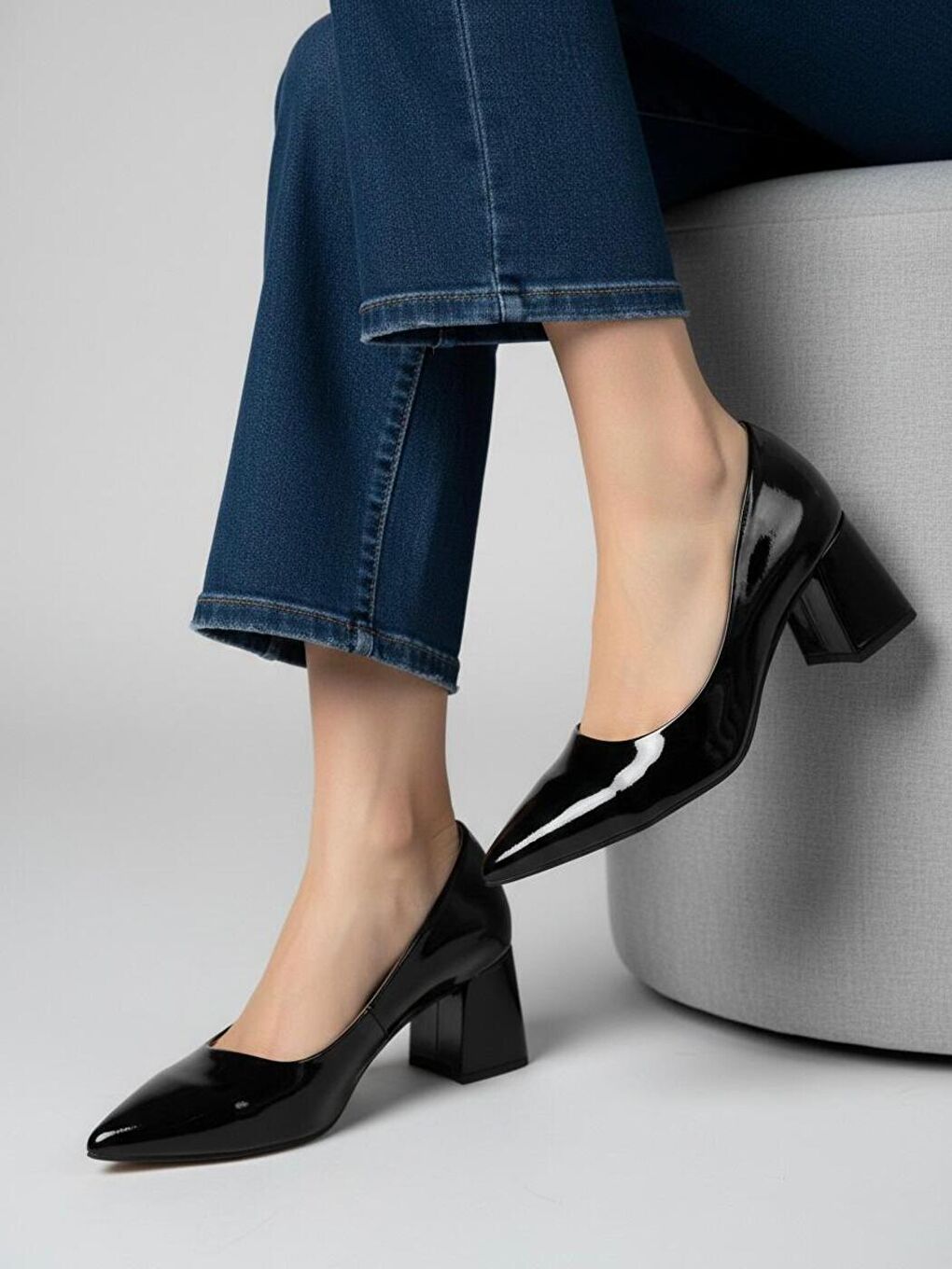 Kadın Siena Siyah Rugan Sivri Burun Blok Topuklu Klasik Ayakkabı-2