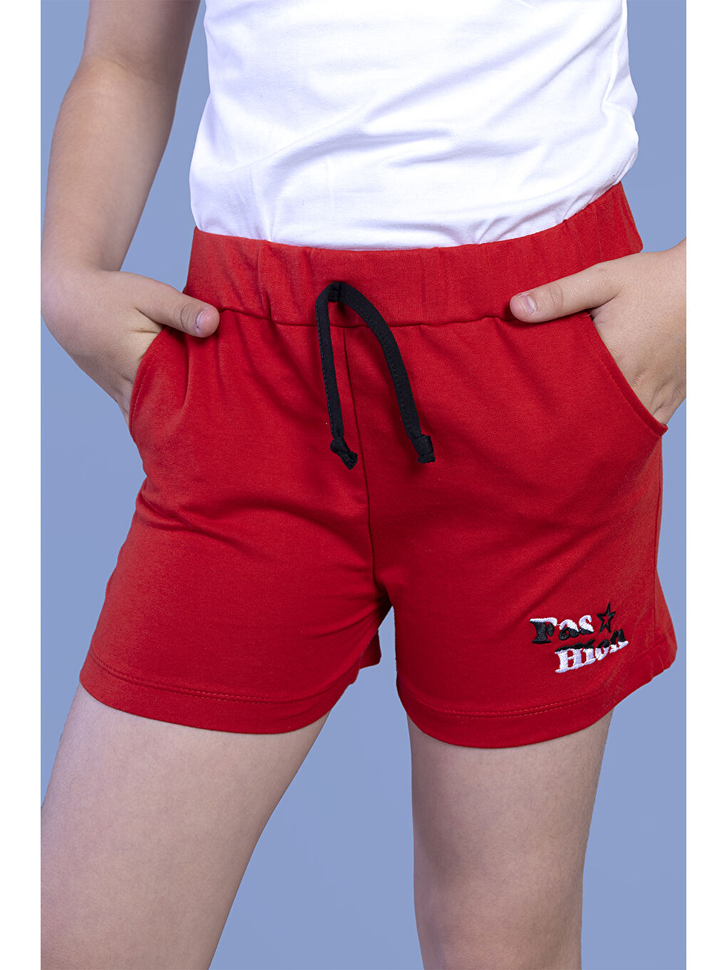 Kırmızı Kız Çocuk İki Yanı Cepli Arkası Baskı Detaylı Şort