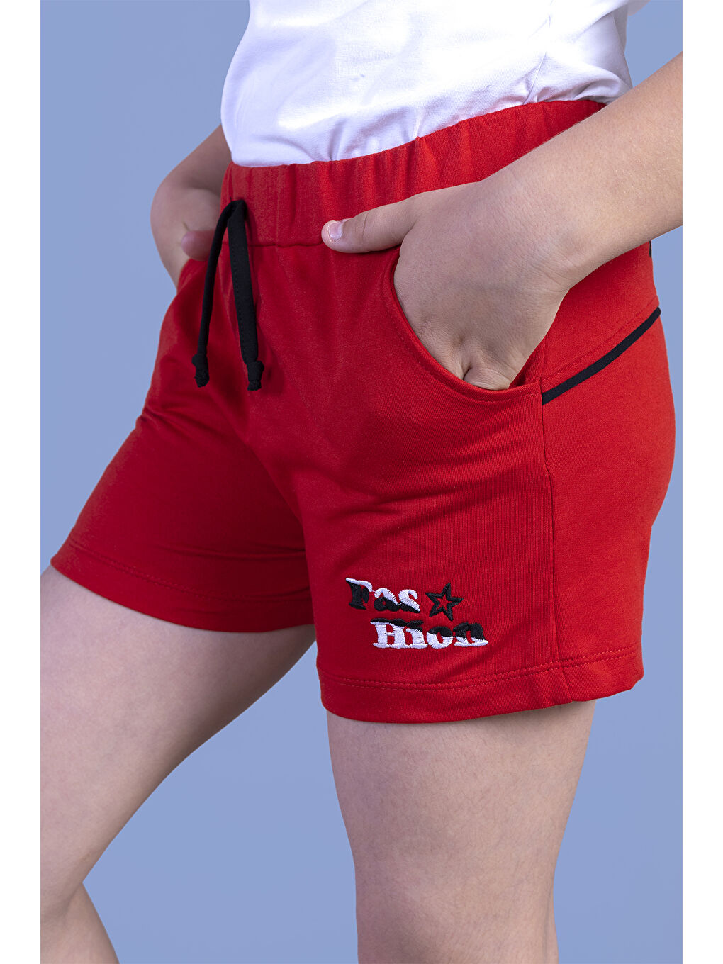 Kırmızı Kız Çocuk İki Yanı Cepli Arkası Baskı Detaylı Şort-1