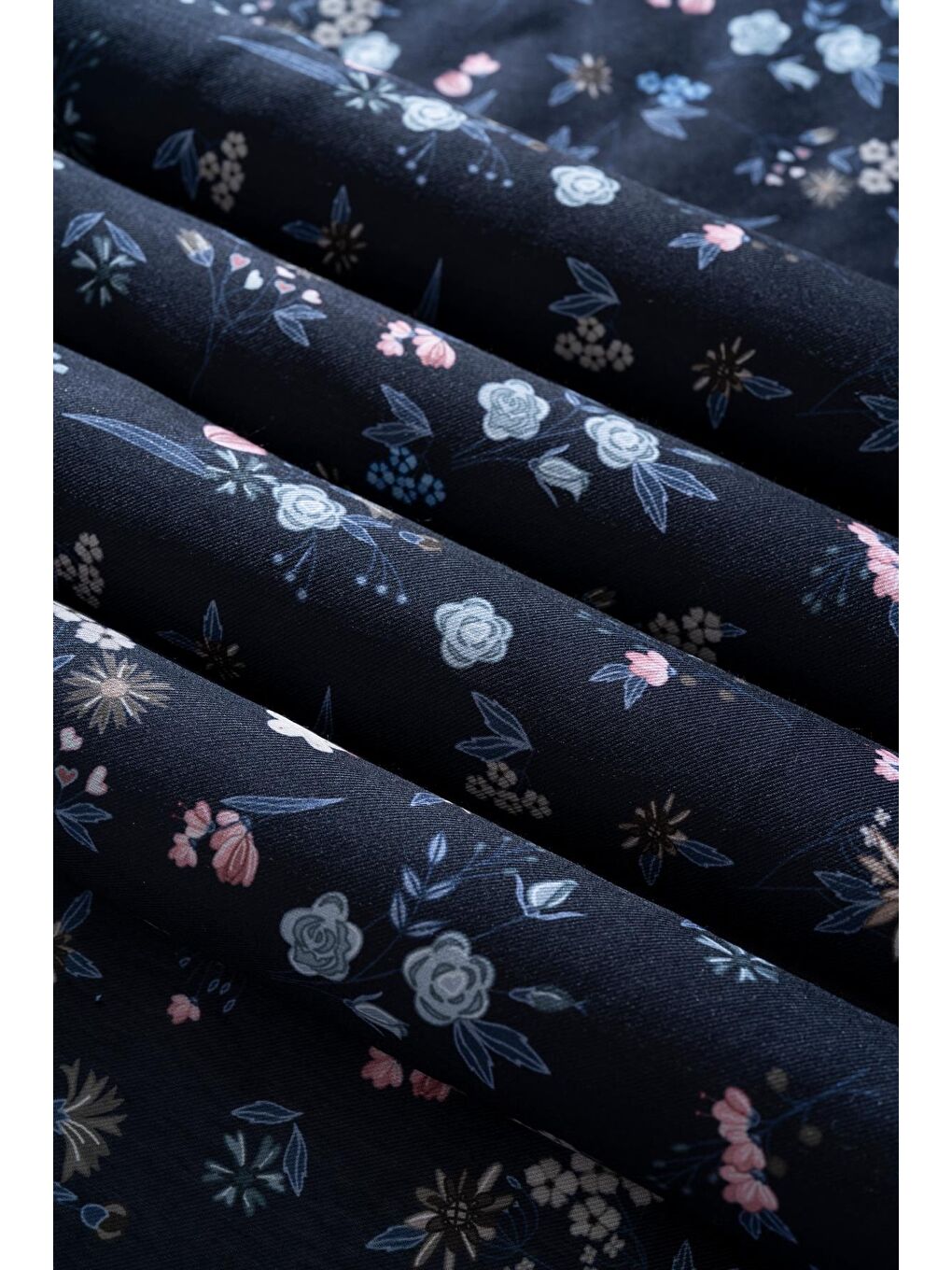 Lacivert Kadın Digital Baskılı Çiçek Desen Soft Eşarp-3