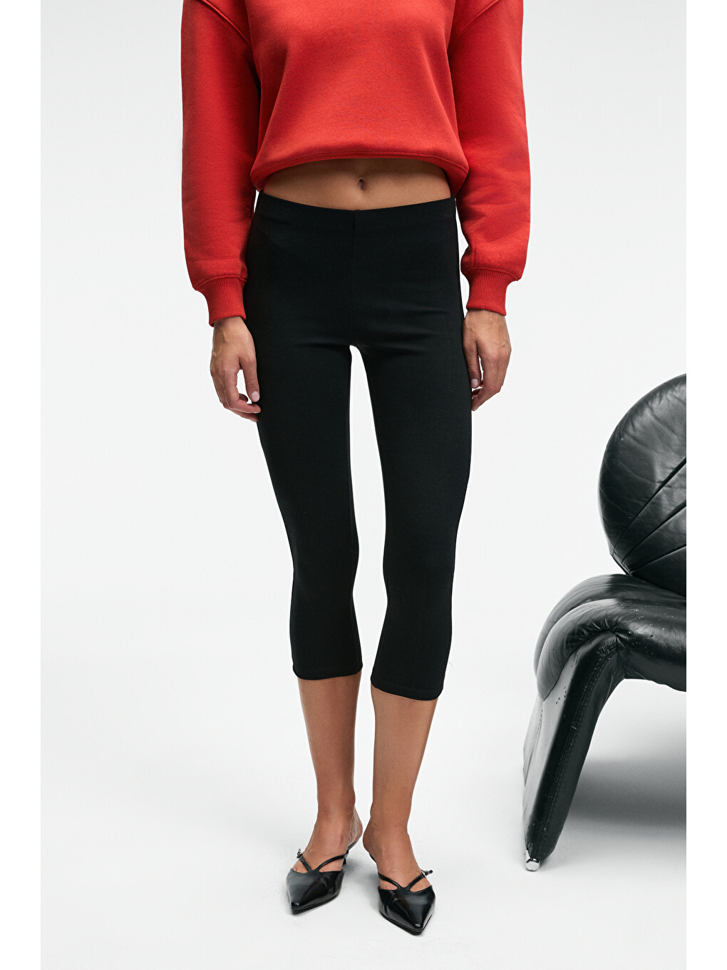 Syrelıa Kadın Esnek Kumaşlı Slim Fit Capri Siyah Tayt-3