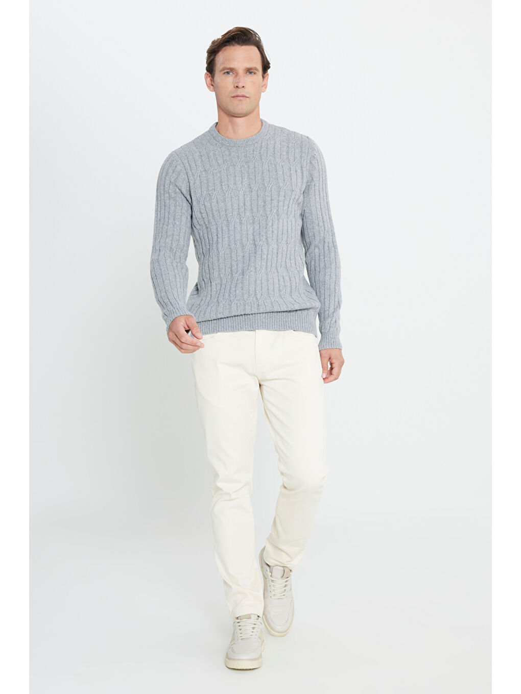 Erkek Açık Gri Standart Fit Normal Kesim Bisiklet Yaka Jakarlı Triko Kazak-1