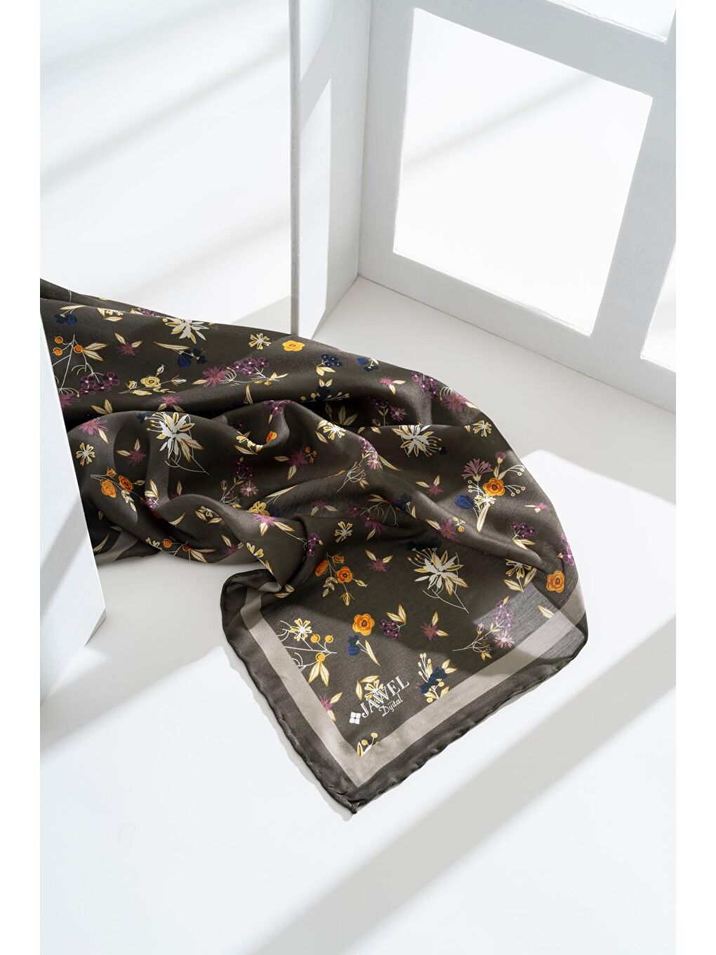 Haki Kadın Digital Baskılı Çiçek Desen Soft Eşarp-1