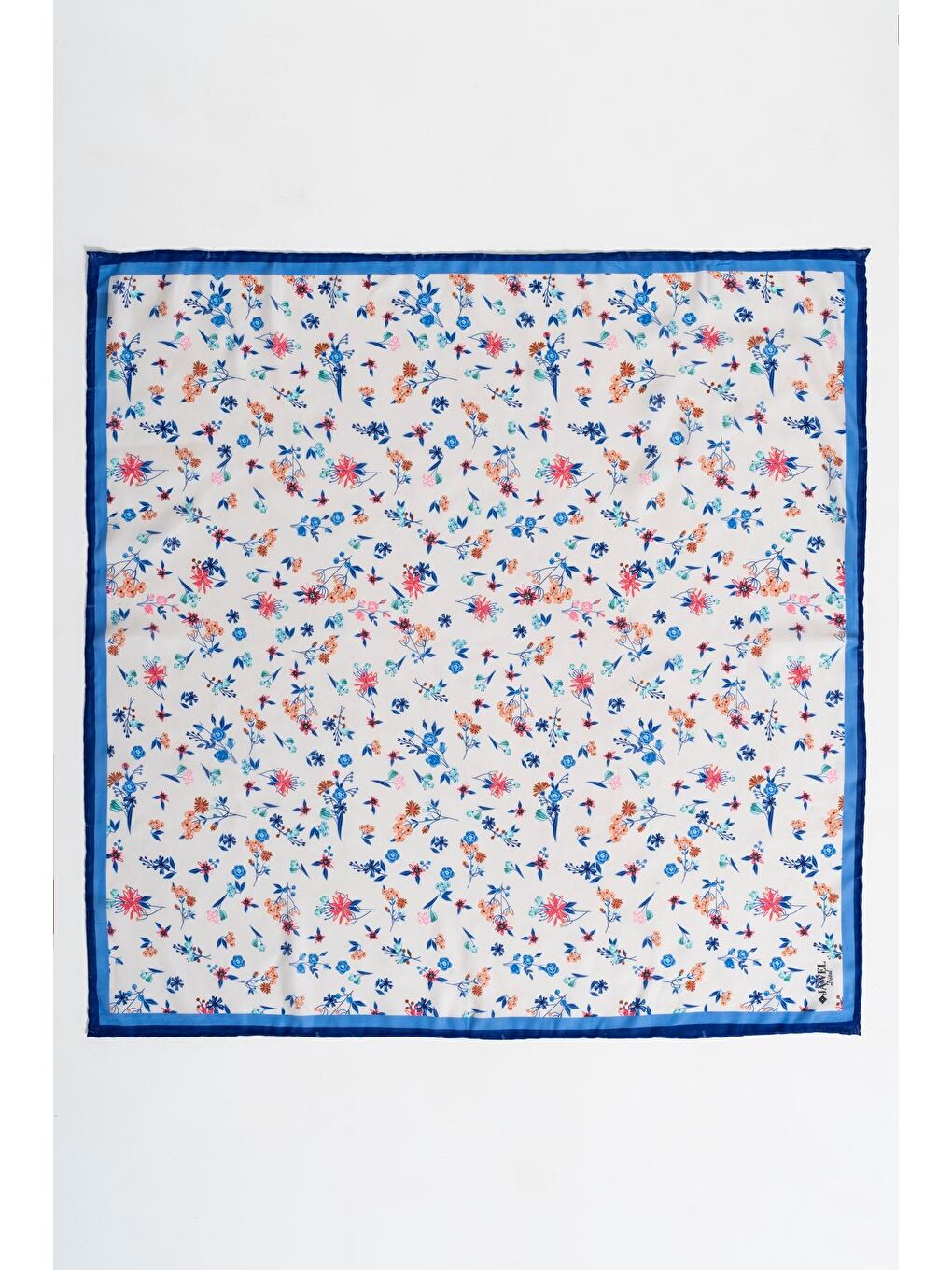 İndigo Kadın Digital Baskılı Çiçek Desen Soft Eşarp-1