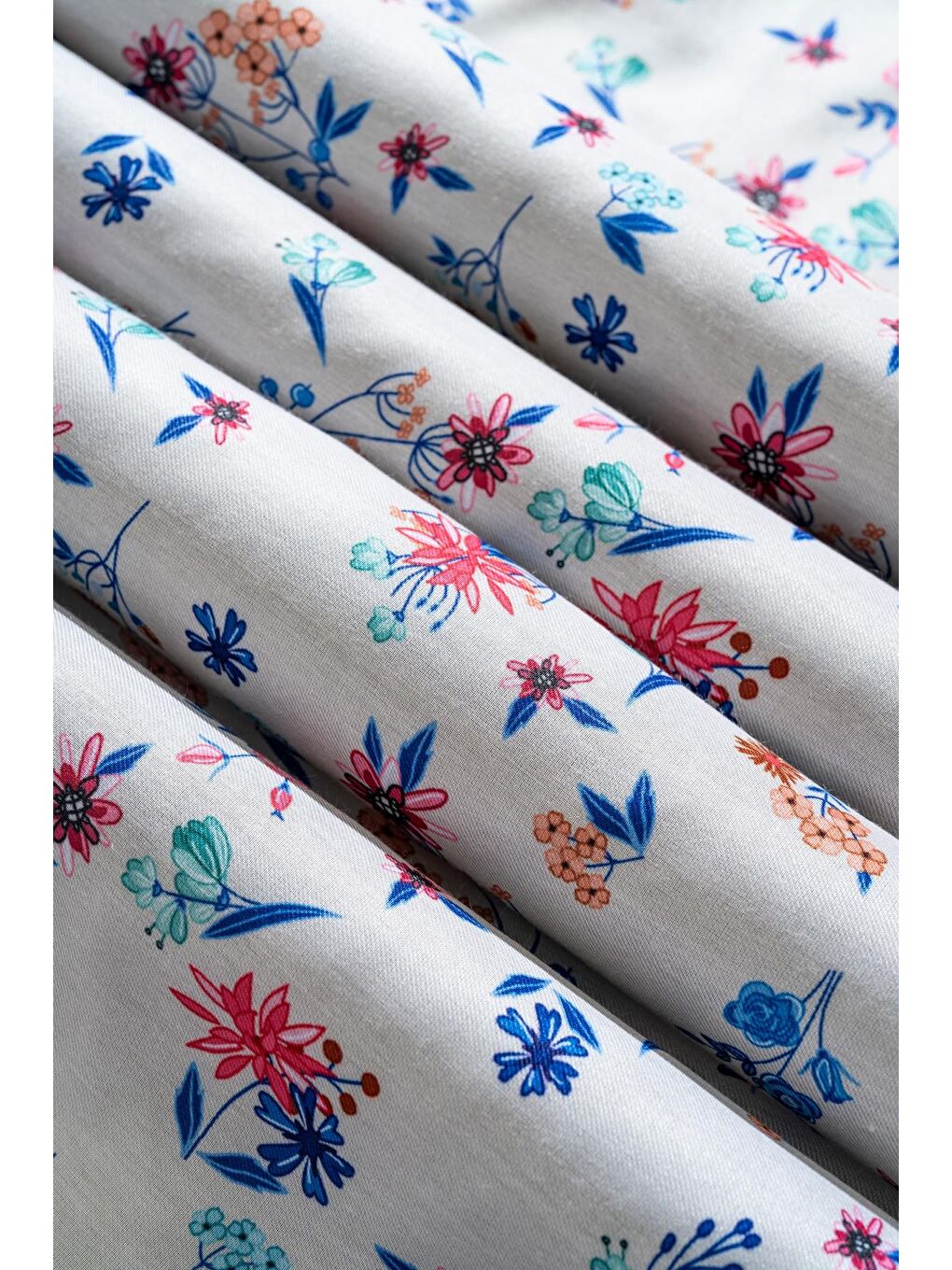 İndigo Kadın Digital Baskılı Çiçek Desen Soft Eşarp-3