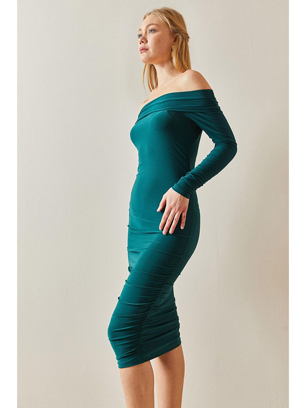 Zümrüt Yeşili Madonna Yaka Drapeli Midi Elbise 4KXK6-47915-44-3