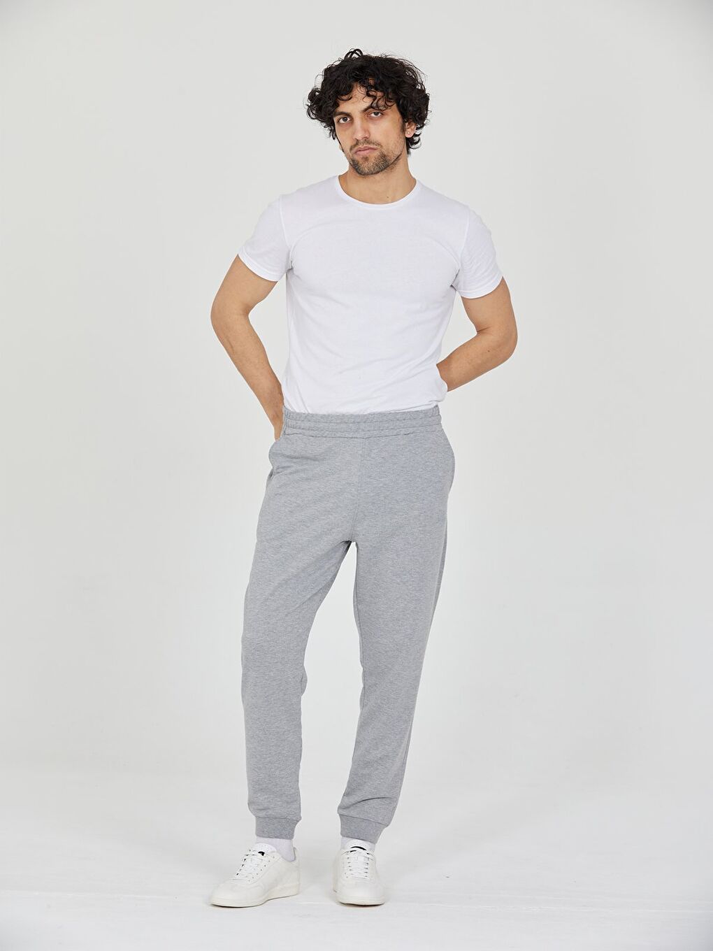 Gri Erkek  Slim Fit Eşofman Altı Lastikli Paça Günlük Spor Alt Yan Cepli-4