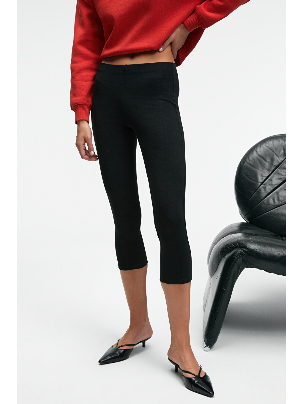 Syrelıa Kadın Esnek Kumaşlı Slim Fit Capri Siyah Tayt-4