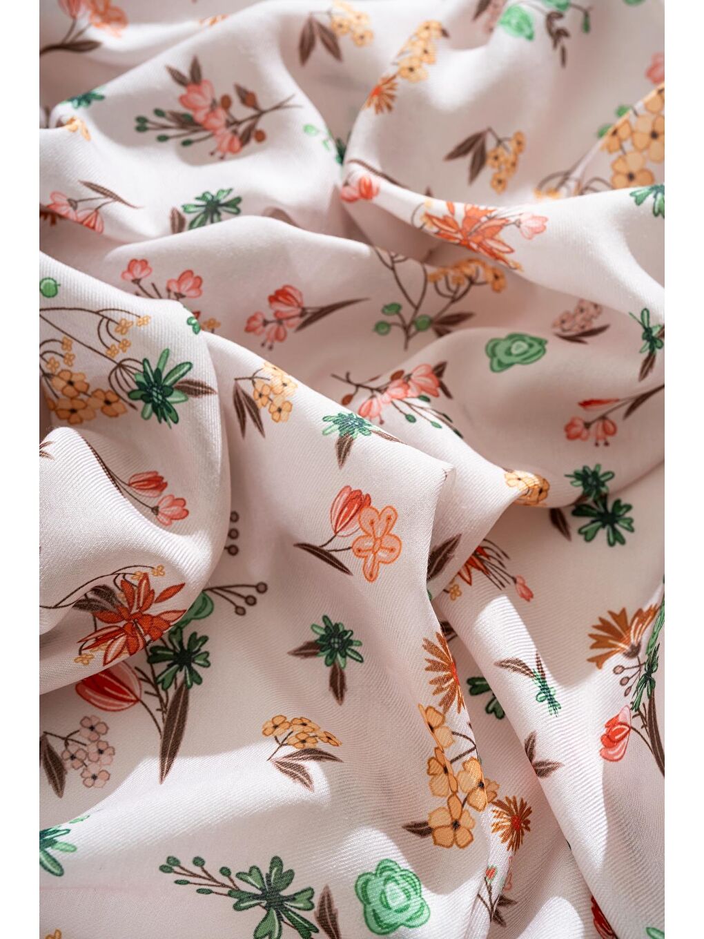 Turuncu Kadın Digital Baskılı Çiçek Desen Soft Eşarp-3