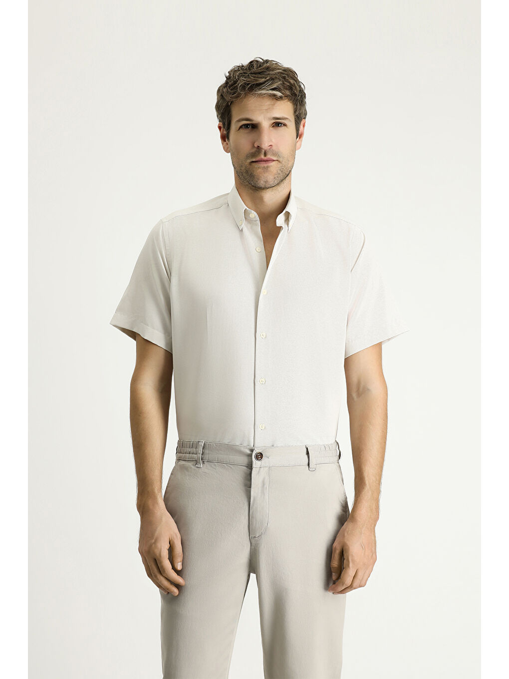 Bej Kısa Kol Regular Fit Desenli Pamuklu Kolay Ütülenebilir Düğmeli Yaka Büyük Beden Gömlek-1