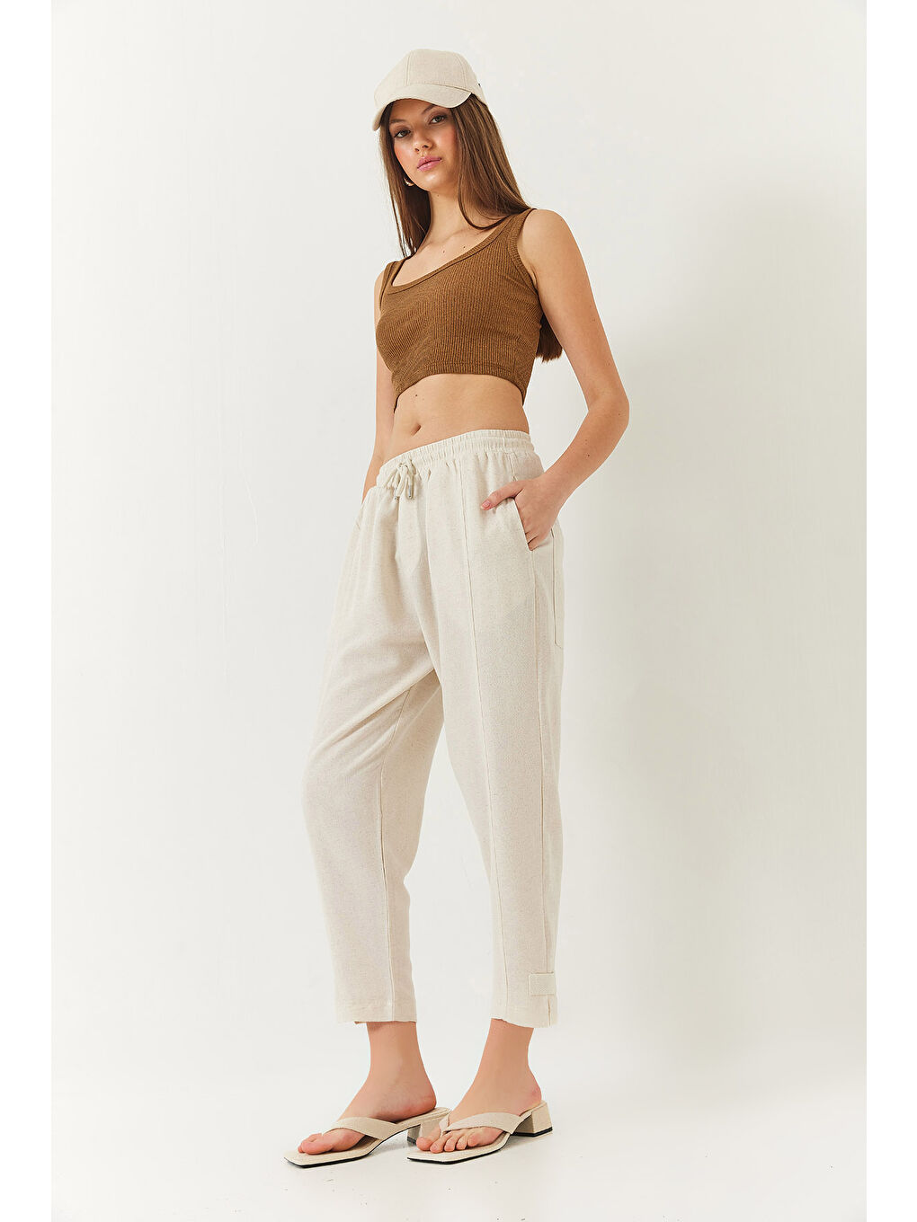 Ekru Kadın Keten Beli Lastikli Bağlamalı Paça Detaylı Cepli Havuç Kesim Pantolon-3