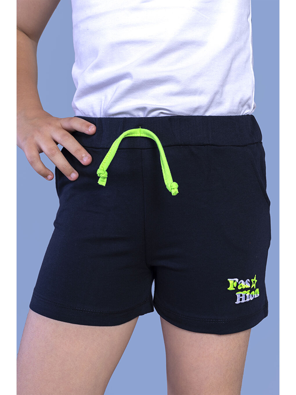 Lacivert Kız Çocuk İki Yanı Cepli Arkası Baskı Detaylı Şort-3