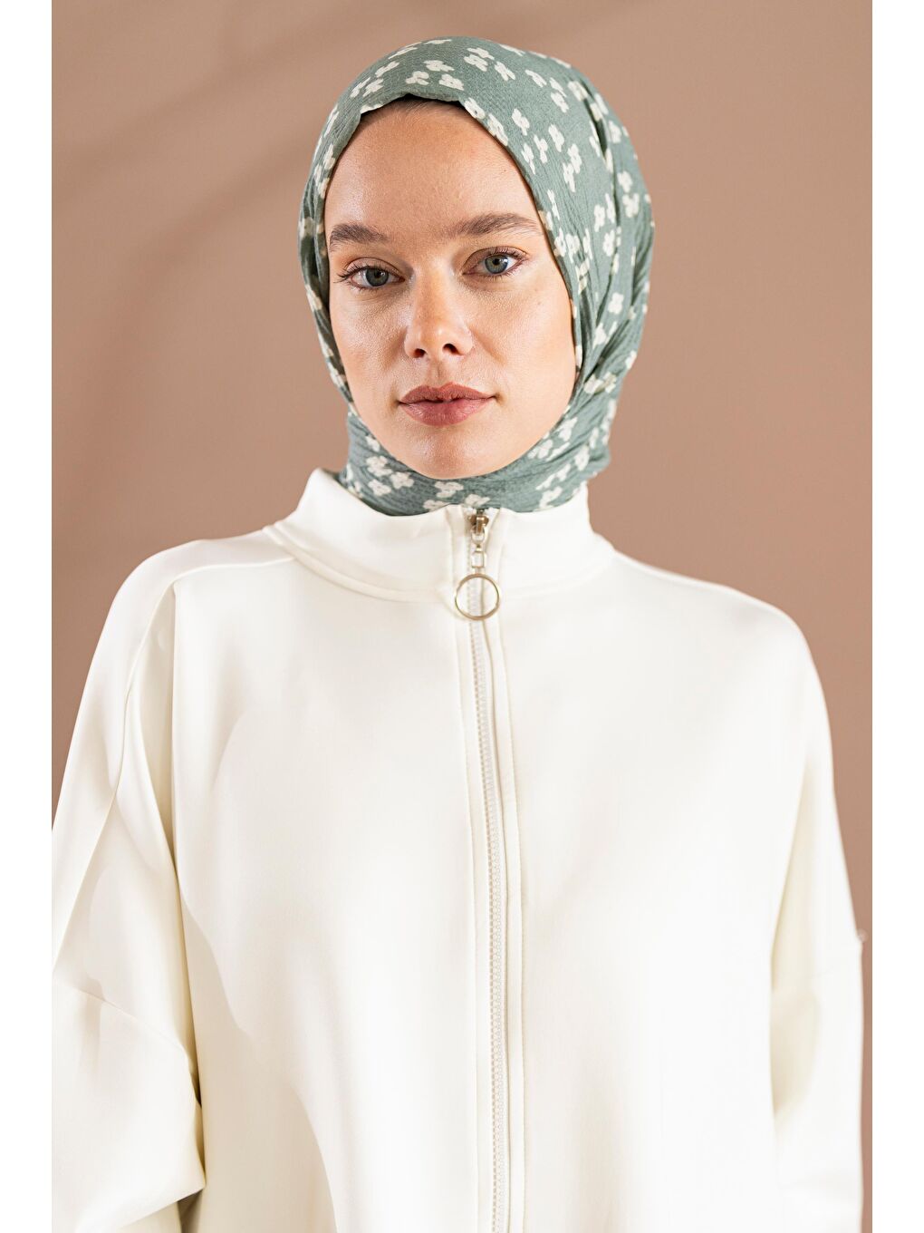 Yeşil Kadın Çiçek Desenli Kırışmaz Bürümcük Şal 190*80 Cm-1