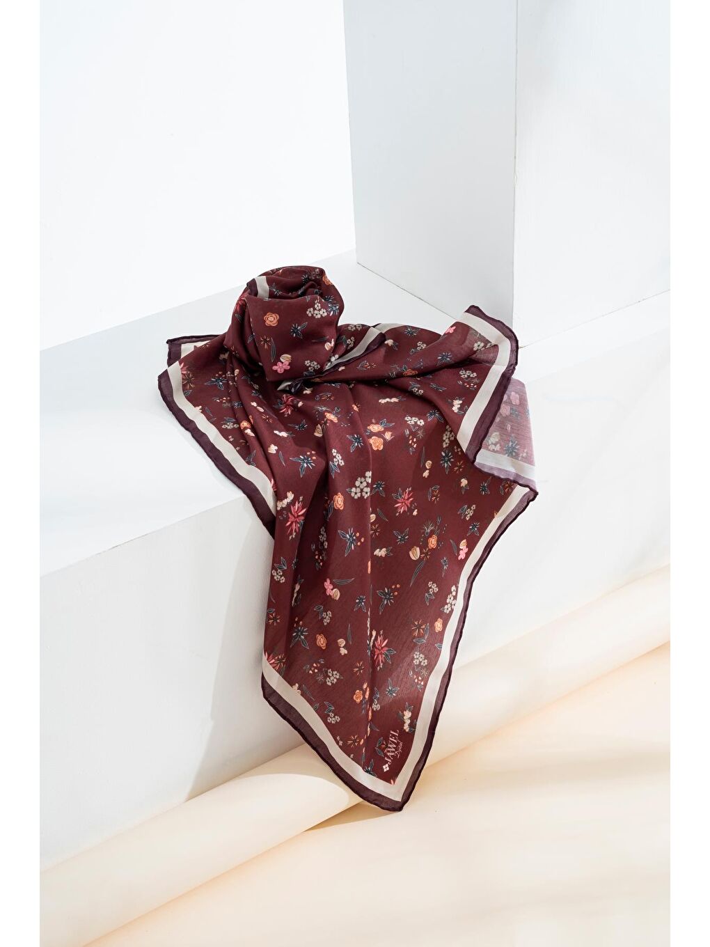 Bordo Kadın Digital Baskılı Çiçek Desen Soft Eşarp-4