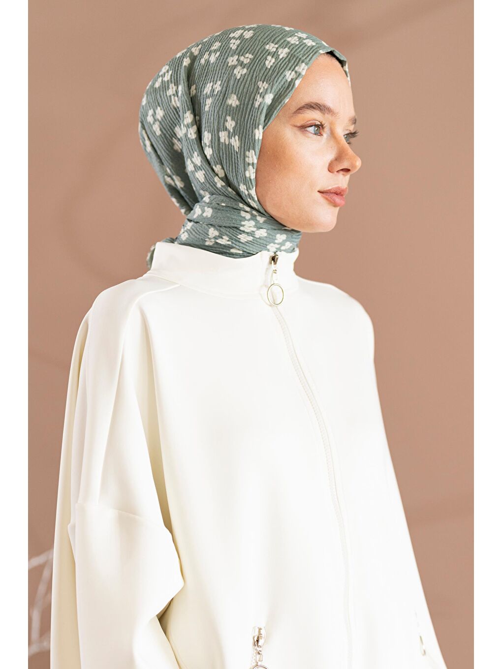 Yeşil Kadın Çiçek Desenli Kırışmaz Bürümcük Şal 190*80 Cm-3