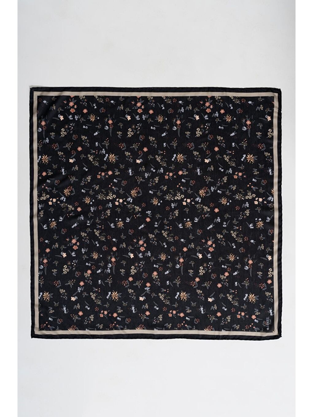 Siyah Kadın Digital Baskılı Çiçek Desen Soft Eşarp-4