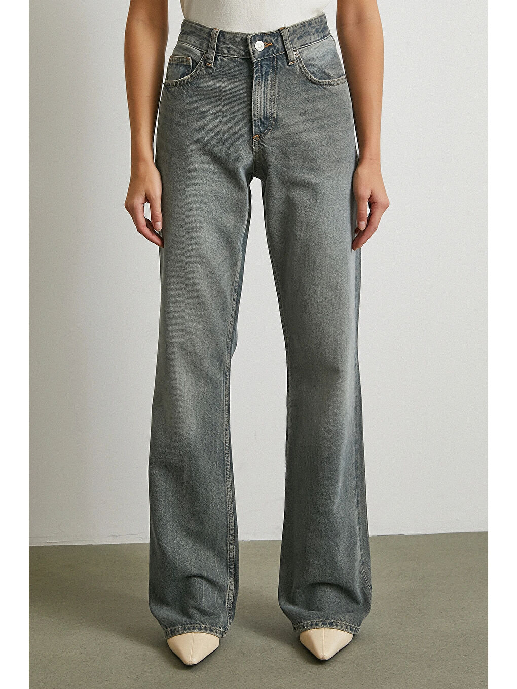 Gri Beş Cepli Yüksek Bel Jean Füme-4