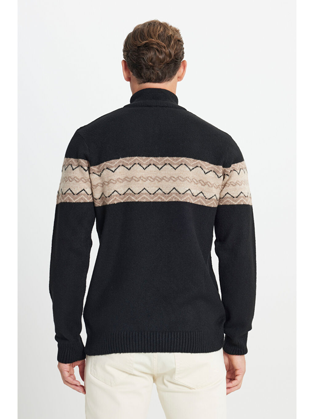 Erkek Siyah-Bej Standart Fit Bato Yaka Fermuarlı Etnik Desenli Triko Kazak-4