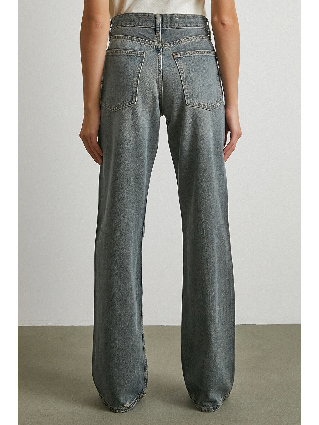 Gri Beş Cepli Yüksek Bel Jean Füme-5