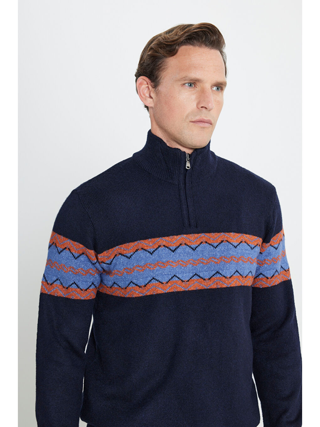Erkek Lacivert-Turuncu Standart Fit Bato Yaka Fermuarlı Etnik Desenli Triko Kazak-3