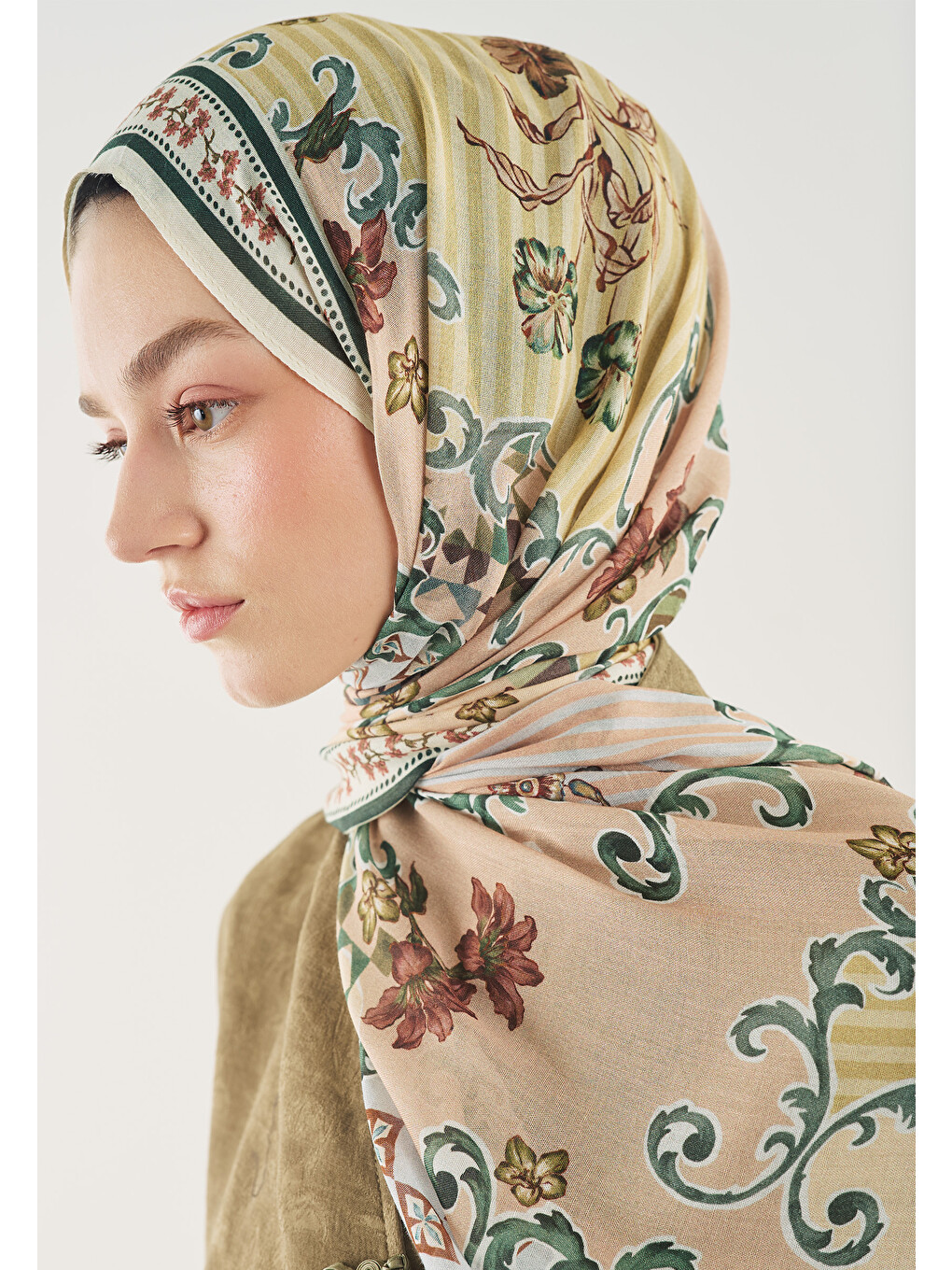 Pembe Ethnic Garden Desen Soft Viskon Şal Somon-2