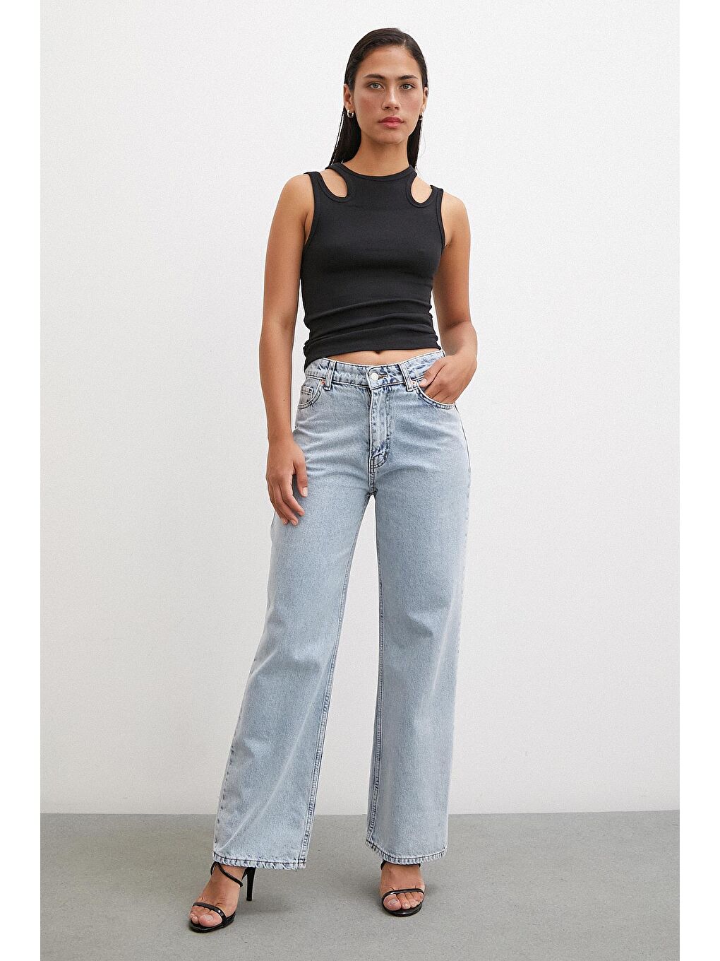 Siyah İki Omuzlu Top