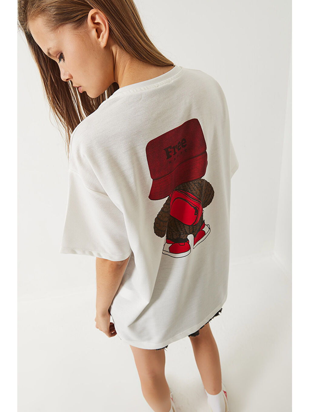 Beyaz Kadın Sırt Baskı Detaylı Bisiklet Yaka Oversize T-Shirt-6