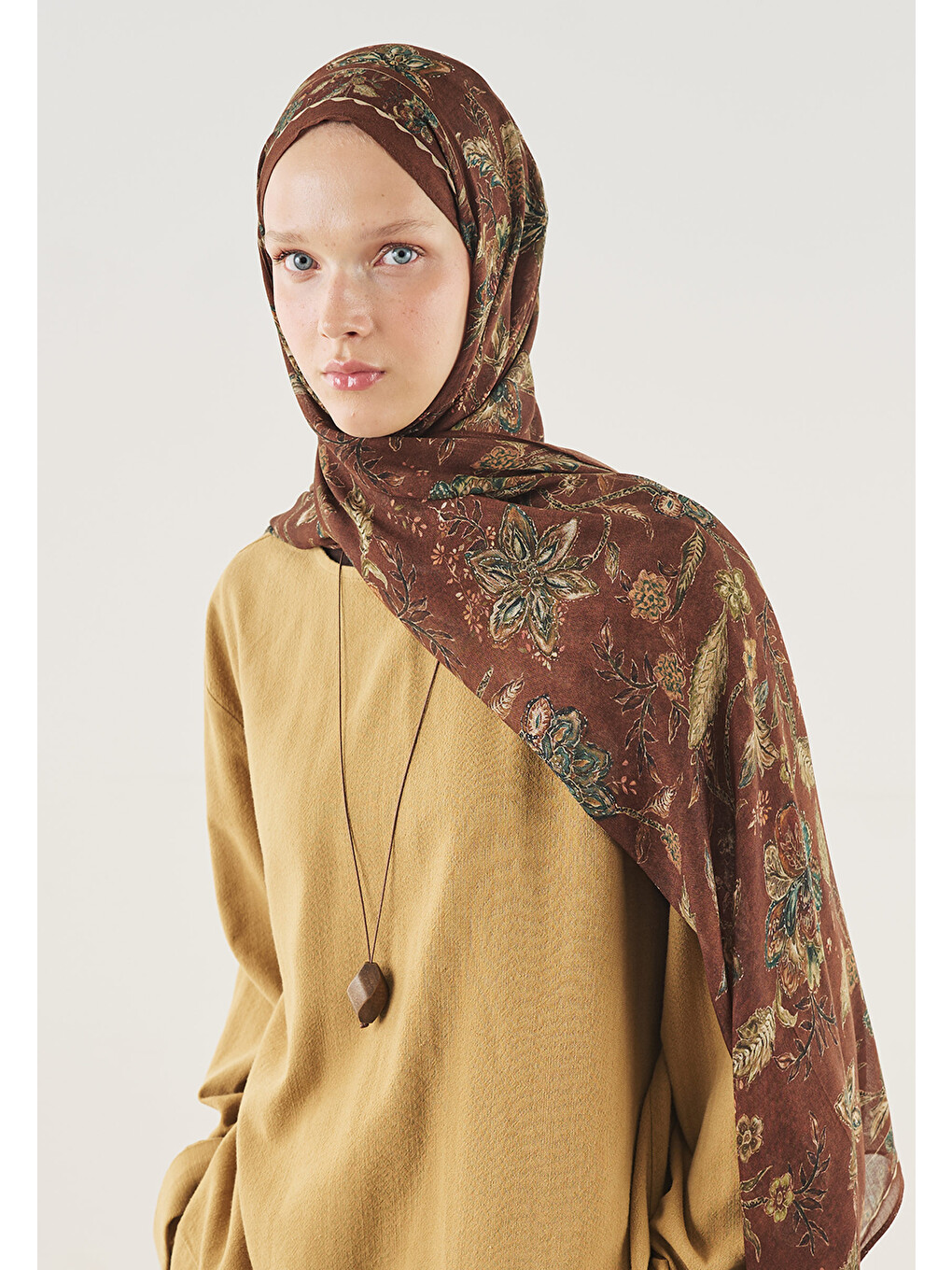 Kahverengi Ethnic Blossom Desen Soft Viskon Şal Kakao