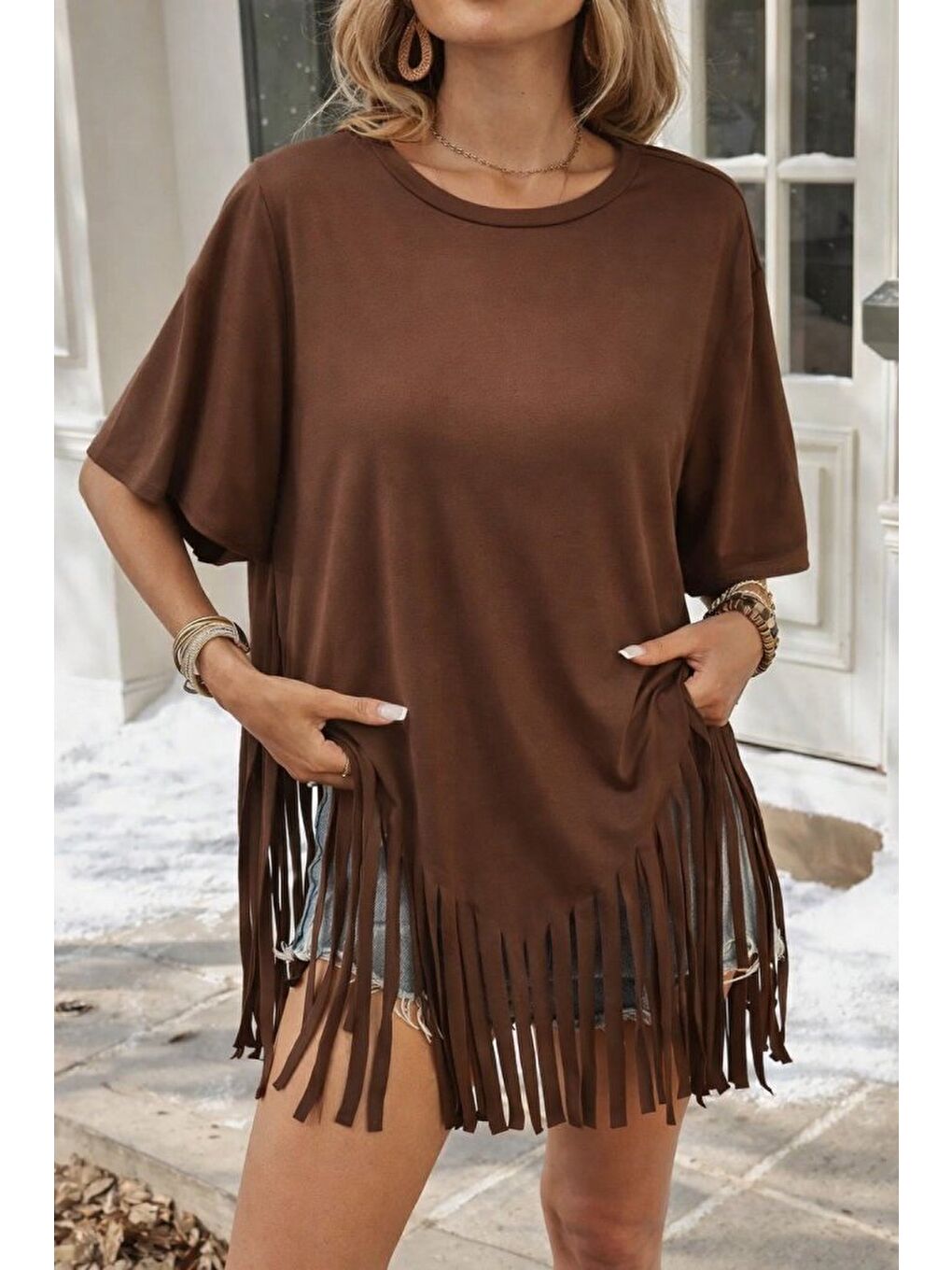 Kahverengi Kadın Kısa Kollu Bisiklet Yaka Püsküllü Viskon Bluz-1