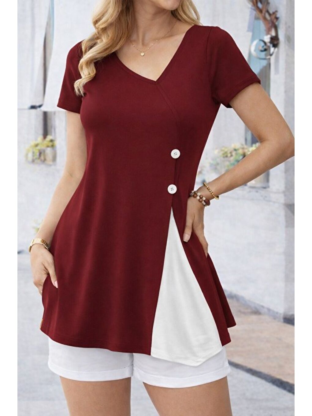 Bordo Kadın Kısa Kollu Asimetrik V Yakalı Düğme Detaylı Viskon Bluz-1