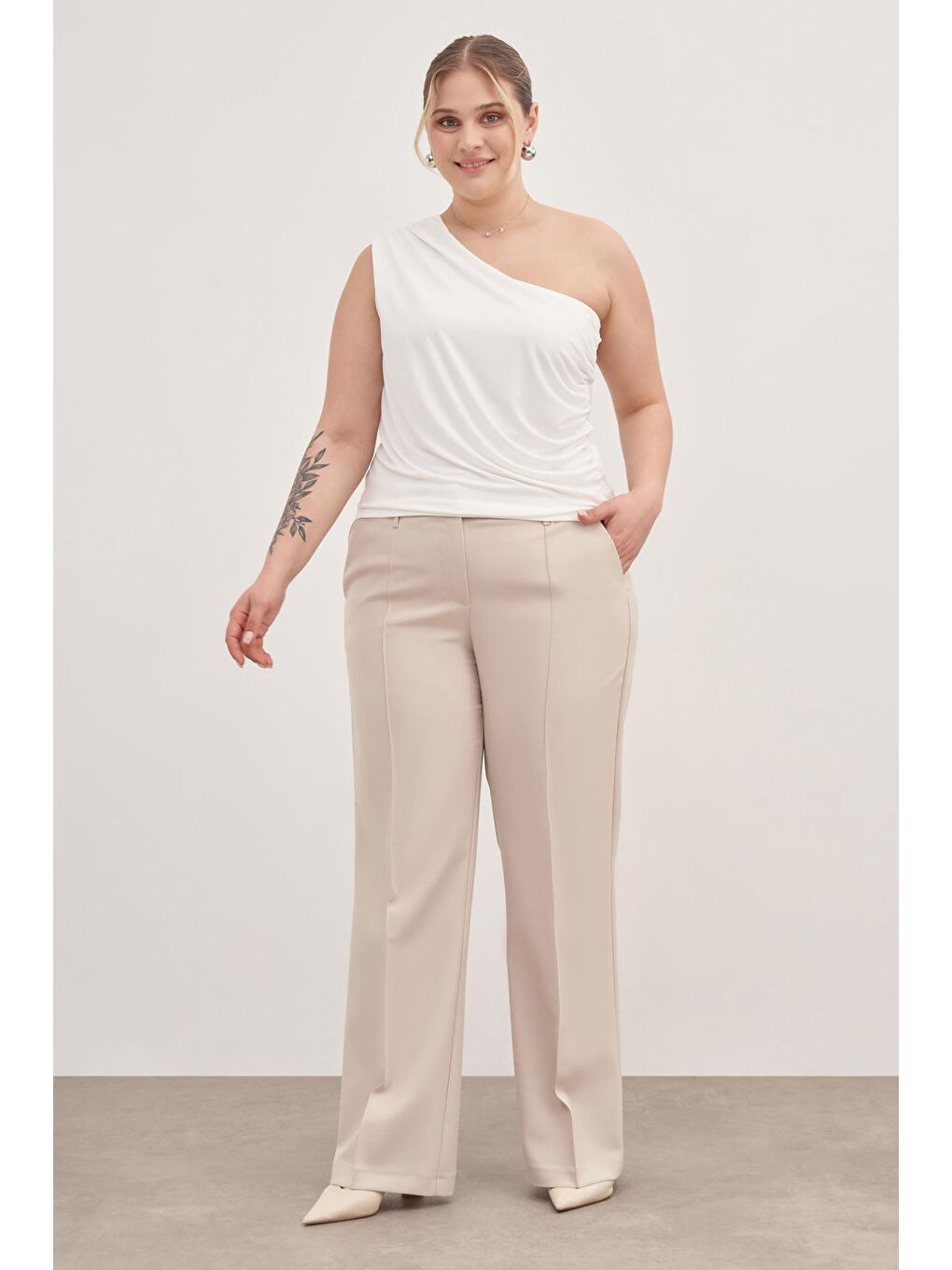 Beyaz Tek Omuz Drapeli Top-3