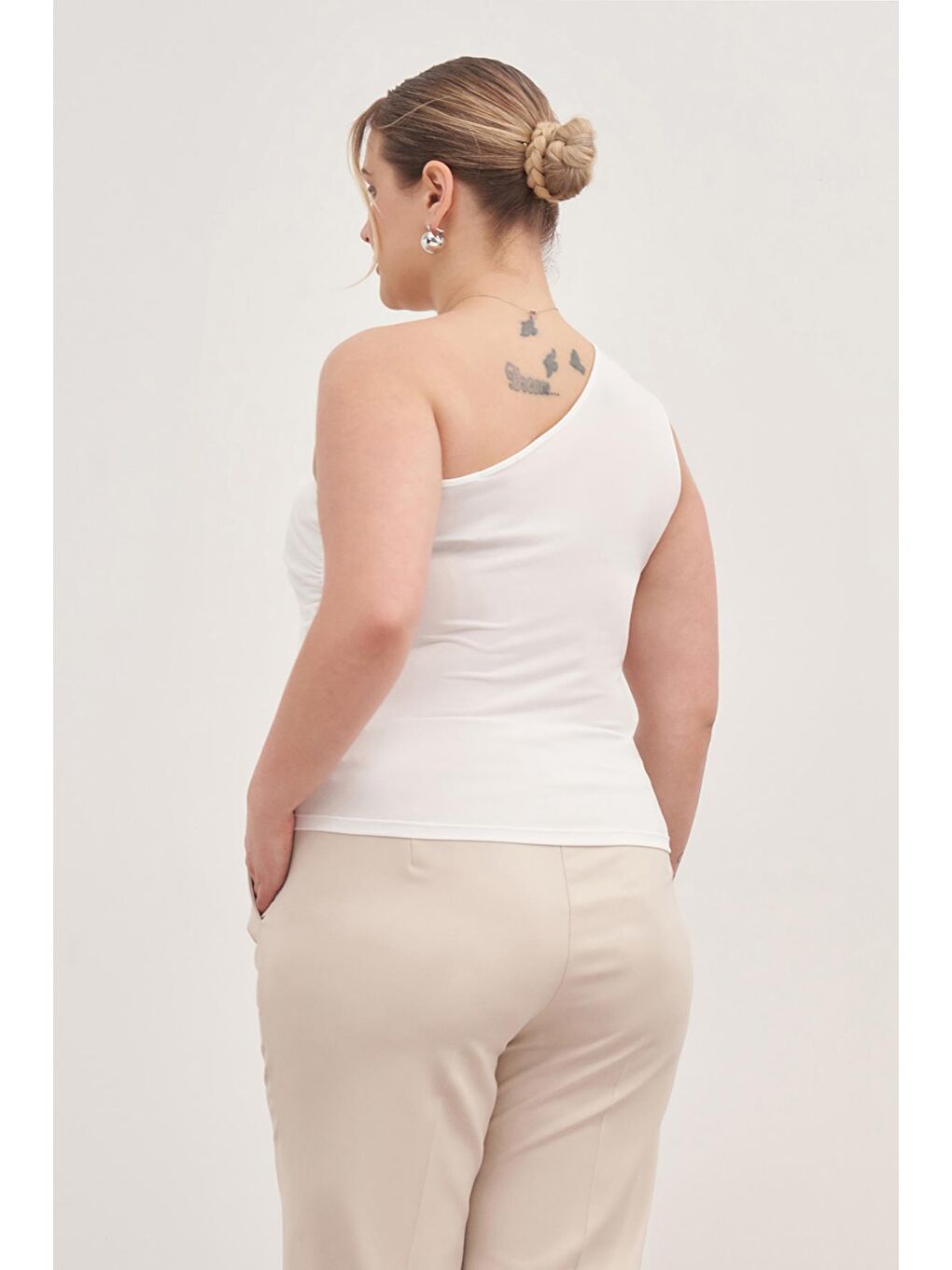 Beyaz Tek Omuz Drapeli Top-5