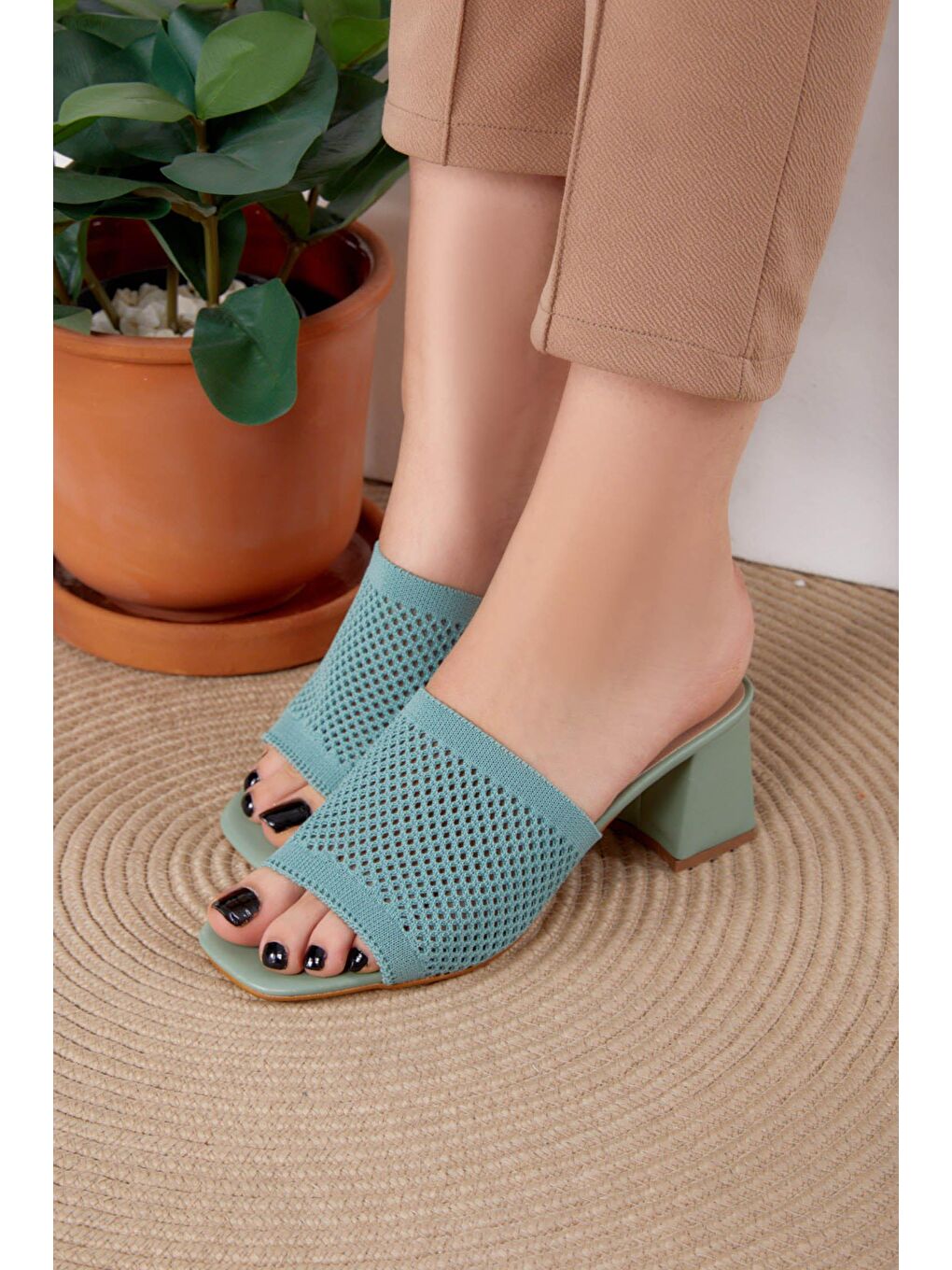 Kadın Yeşil Tokalı Hasır Terlik - 25724