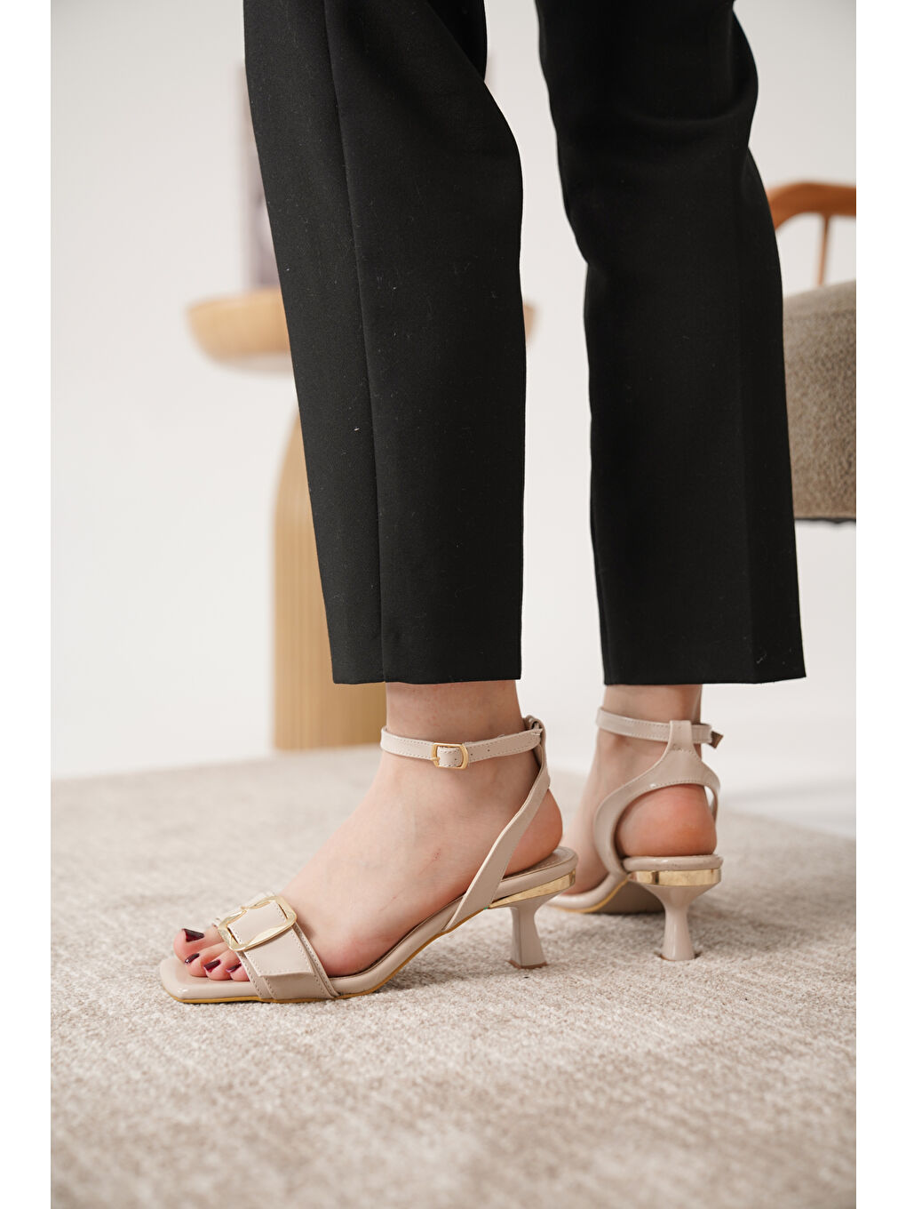 Bej D2512 Günlük Ortopedik Kadın Klasik Topuklu Ayakkabı-4