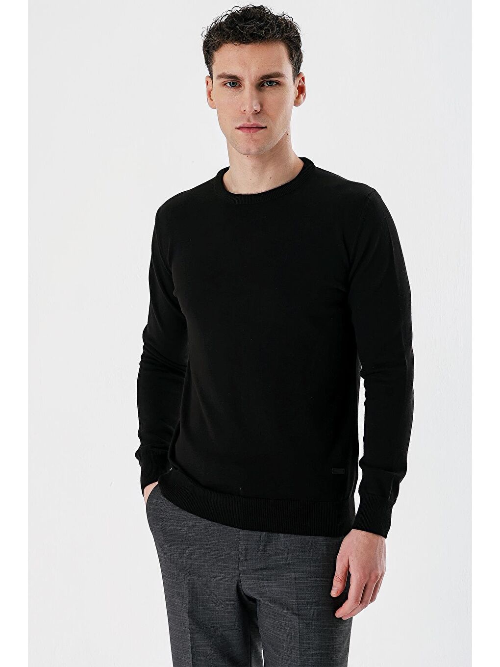 Siyah Bisiklet Yaka Örme Pamuklu Comfort Fit Rahat Kesim Triko Kazak 1012235206-1