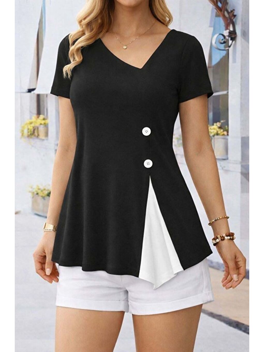 Siyah Kadın Kısa Kollu Asimetrik V Yakalı Düğme Detaylı Viskon Bluz
