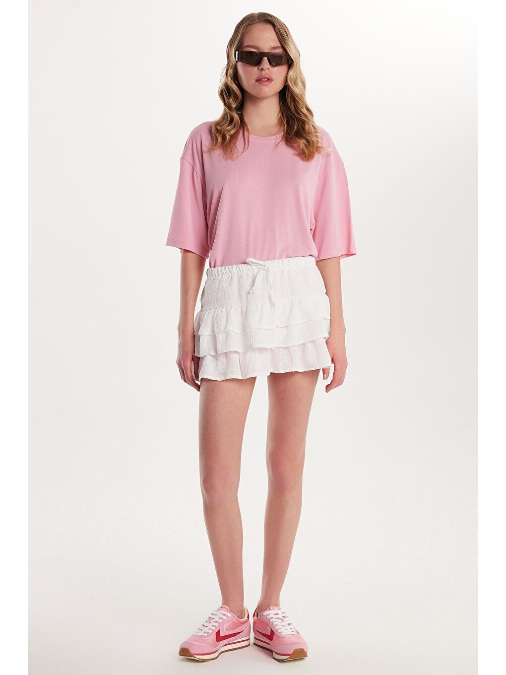 Kadın Standart Fit Bağcıklı Pileli Desenli Ekru Mini Etek-1