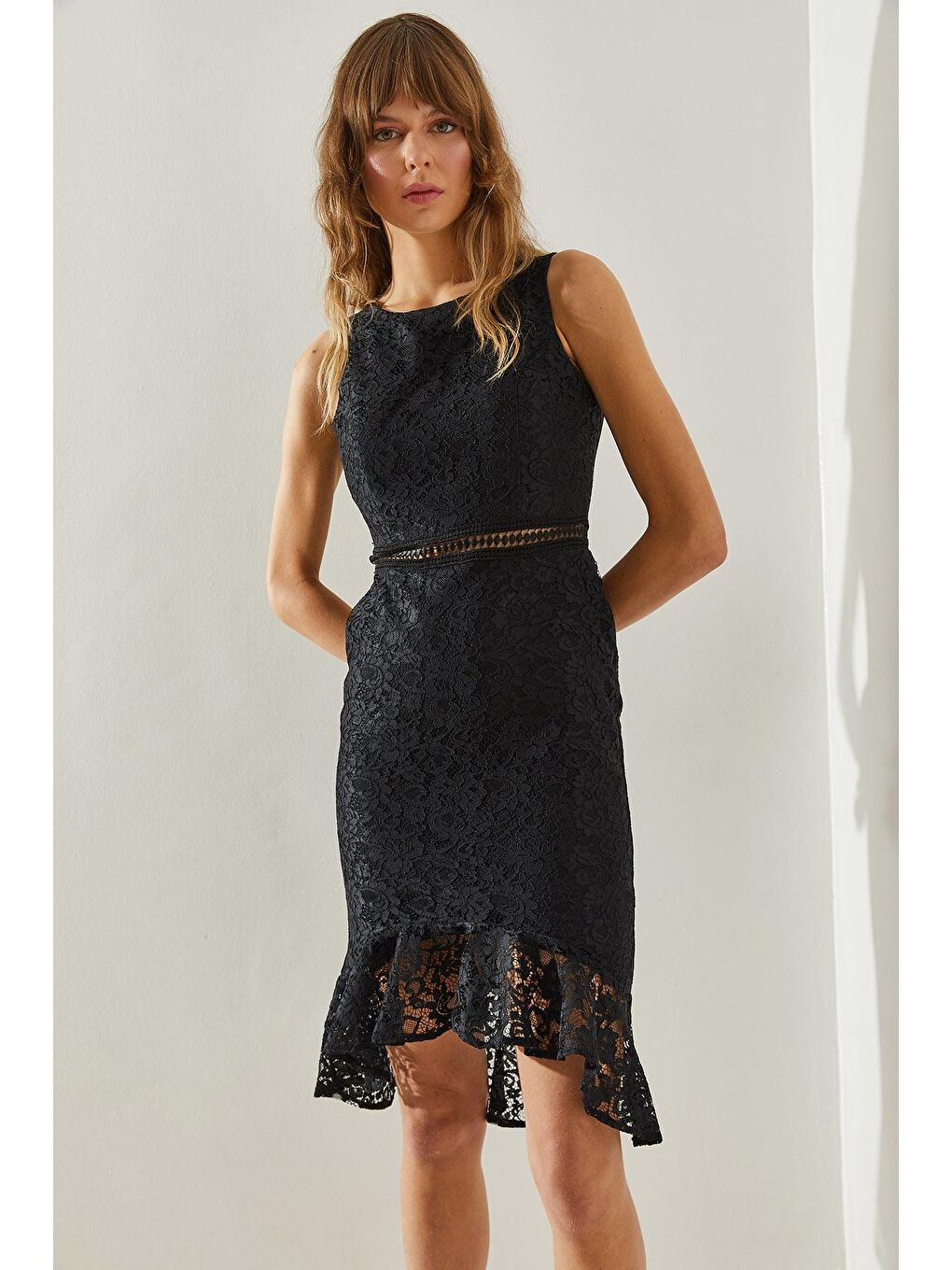 Siyah Kadın Dantelli Fisto Detaylı Astarlı Abiye  Elbise-3