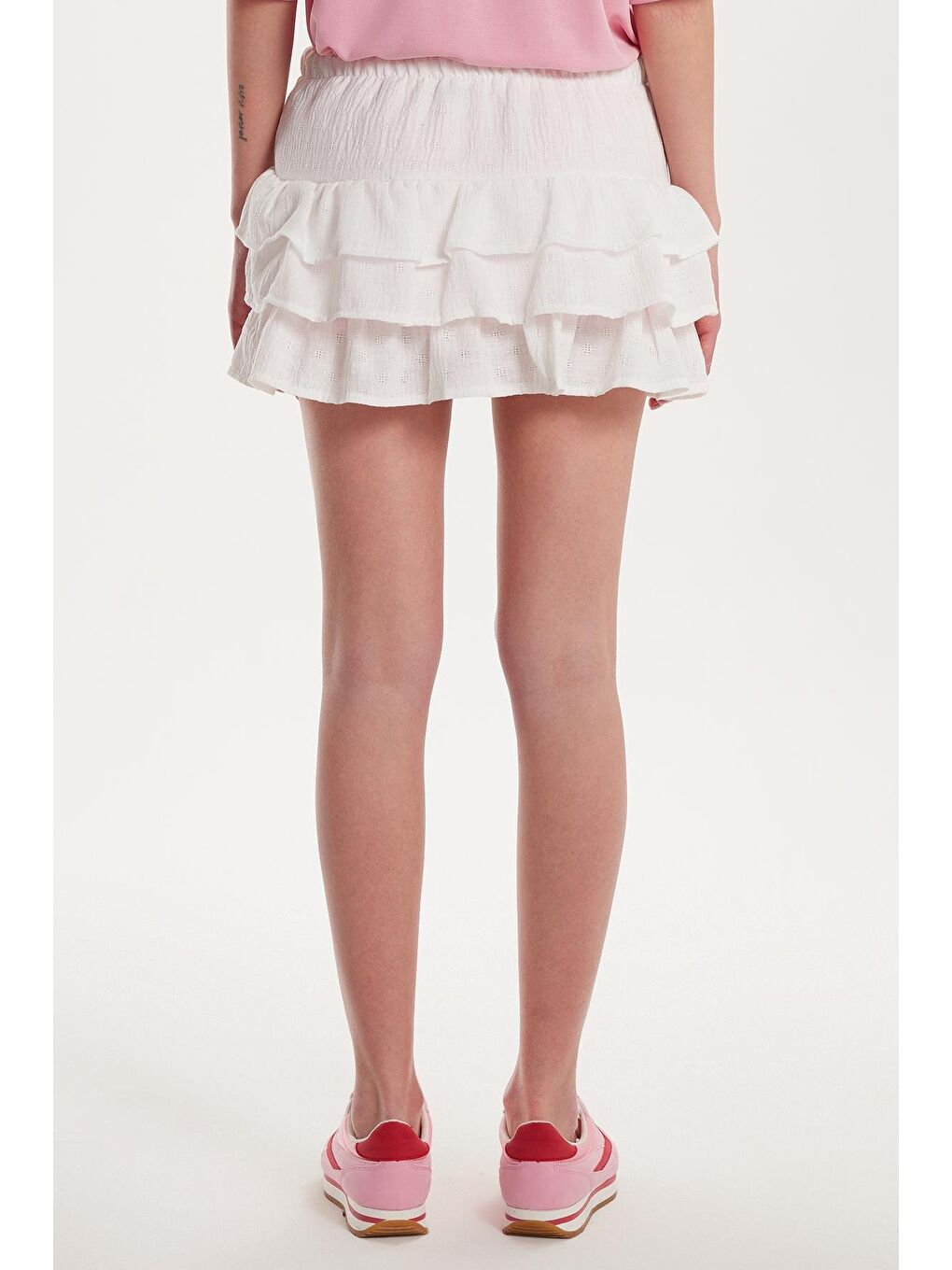 Kadın Standart Fit Bağcıklı Pileli Desenli Ekru Mini Etek-4