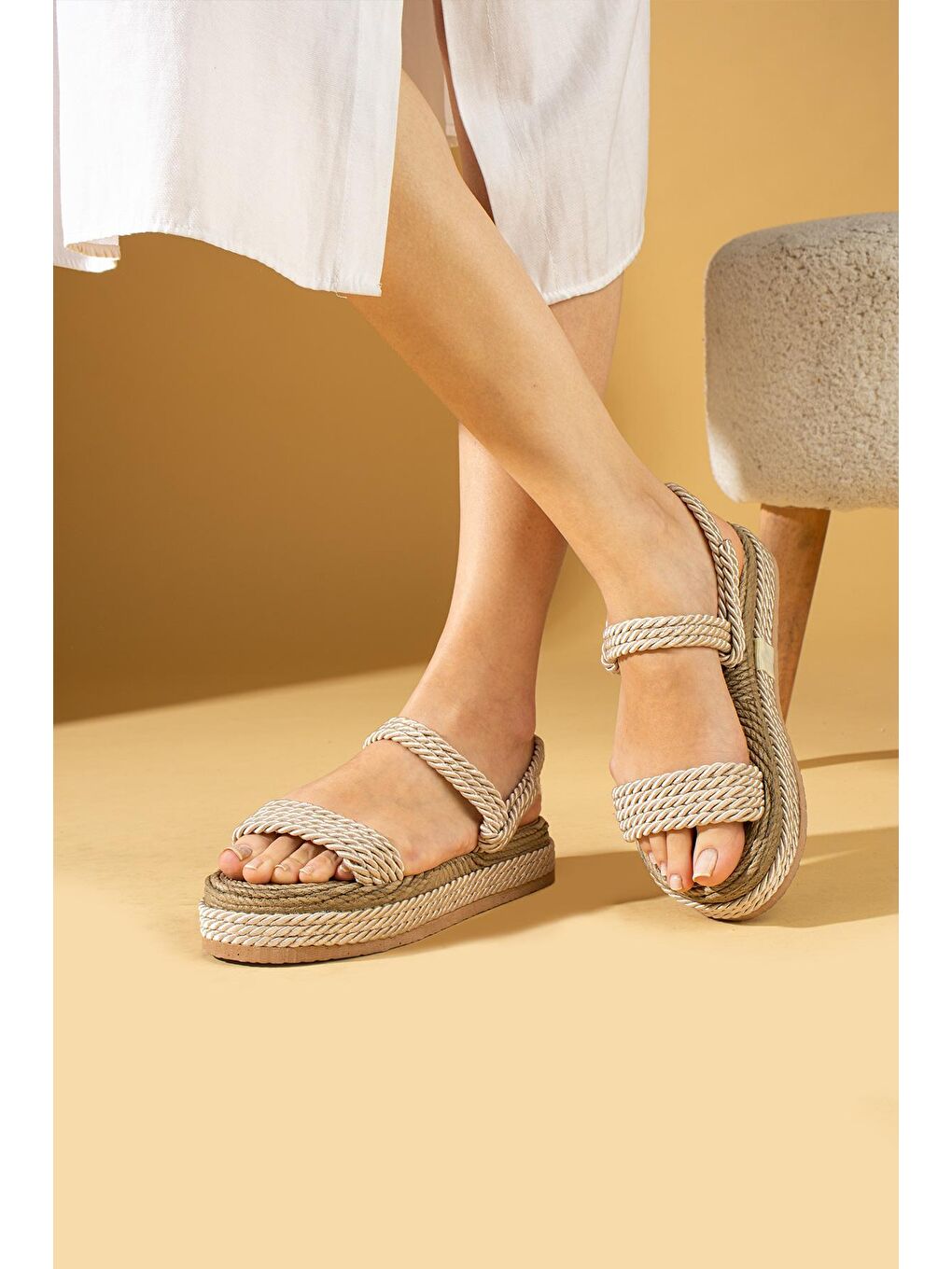 Bej Kalın Taban Tek Bant Hasır Kadın Sandalet 30-14-24-2