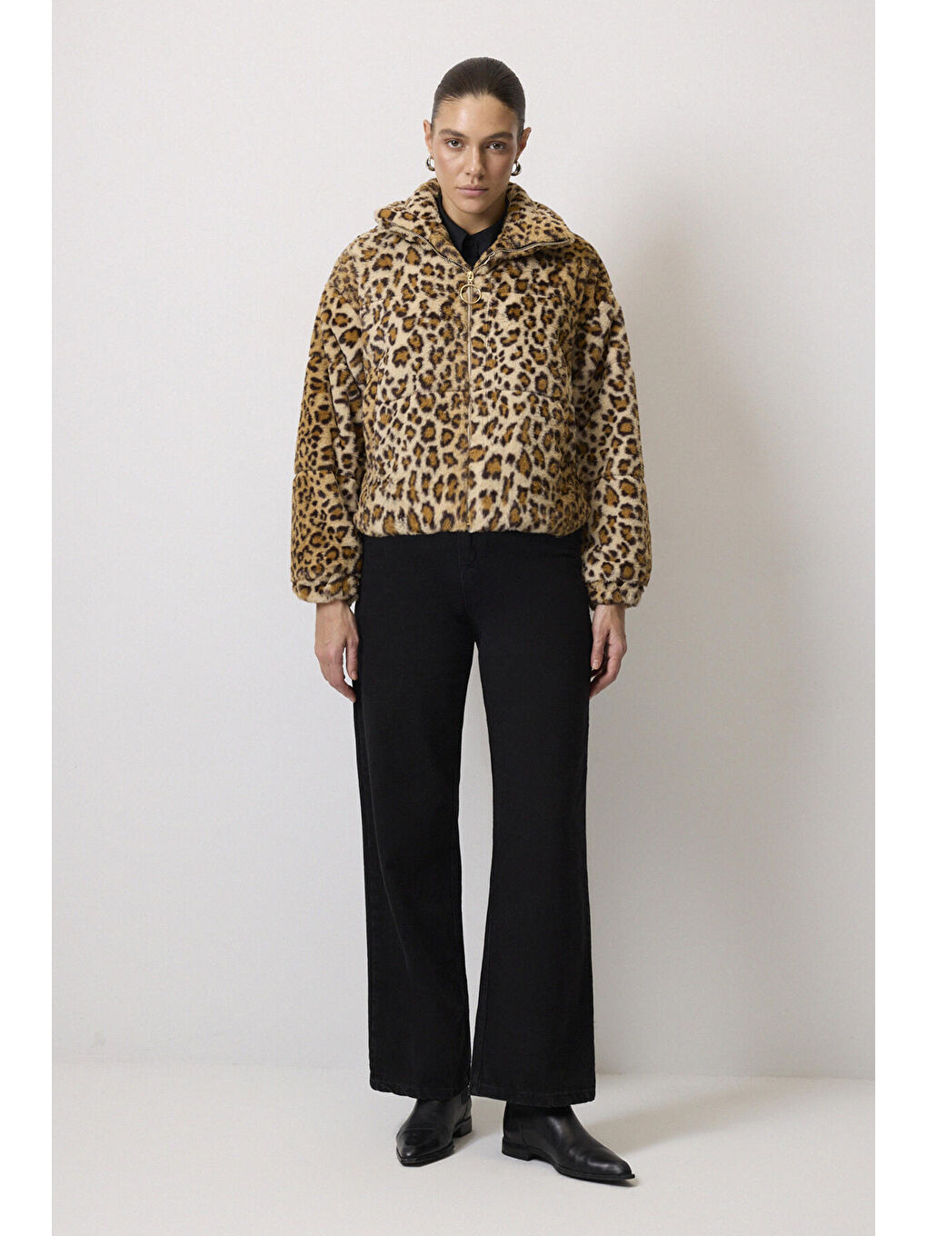 Siyah Leopar Desenli Pelüş Mont-1