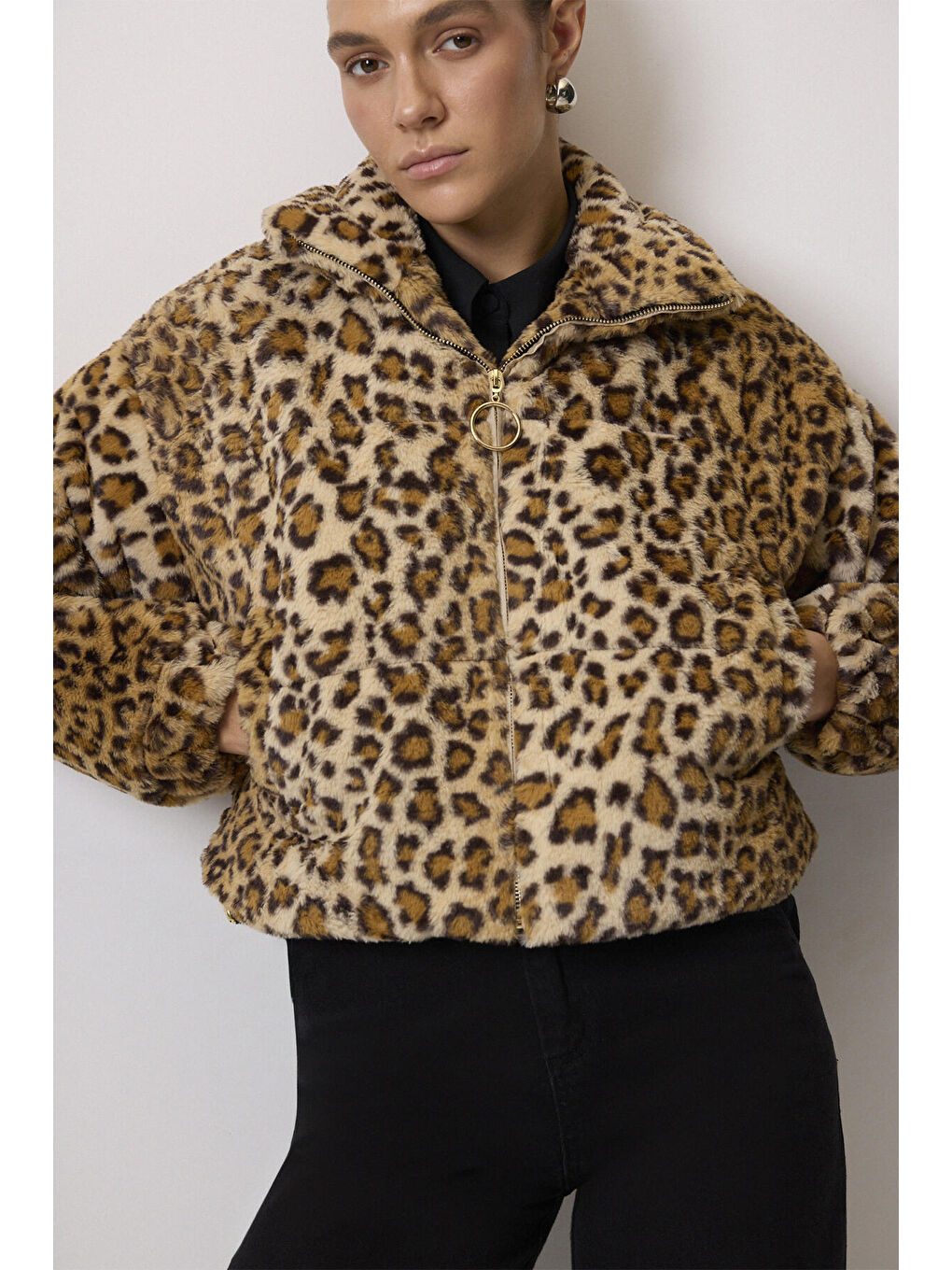 Siyah Leopar Desenli Pelüş Mont-2