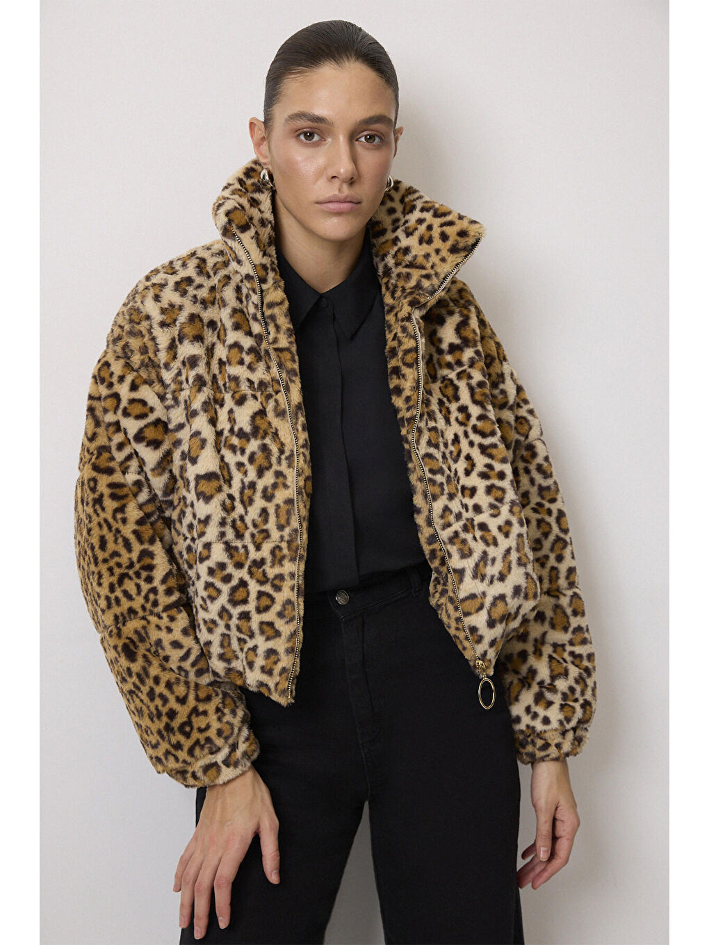 Siyah Leopar Desenli Pelüş Mont-3