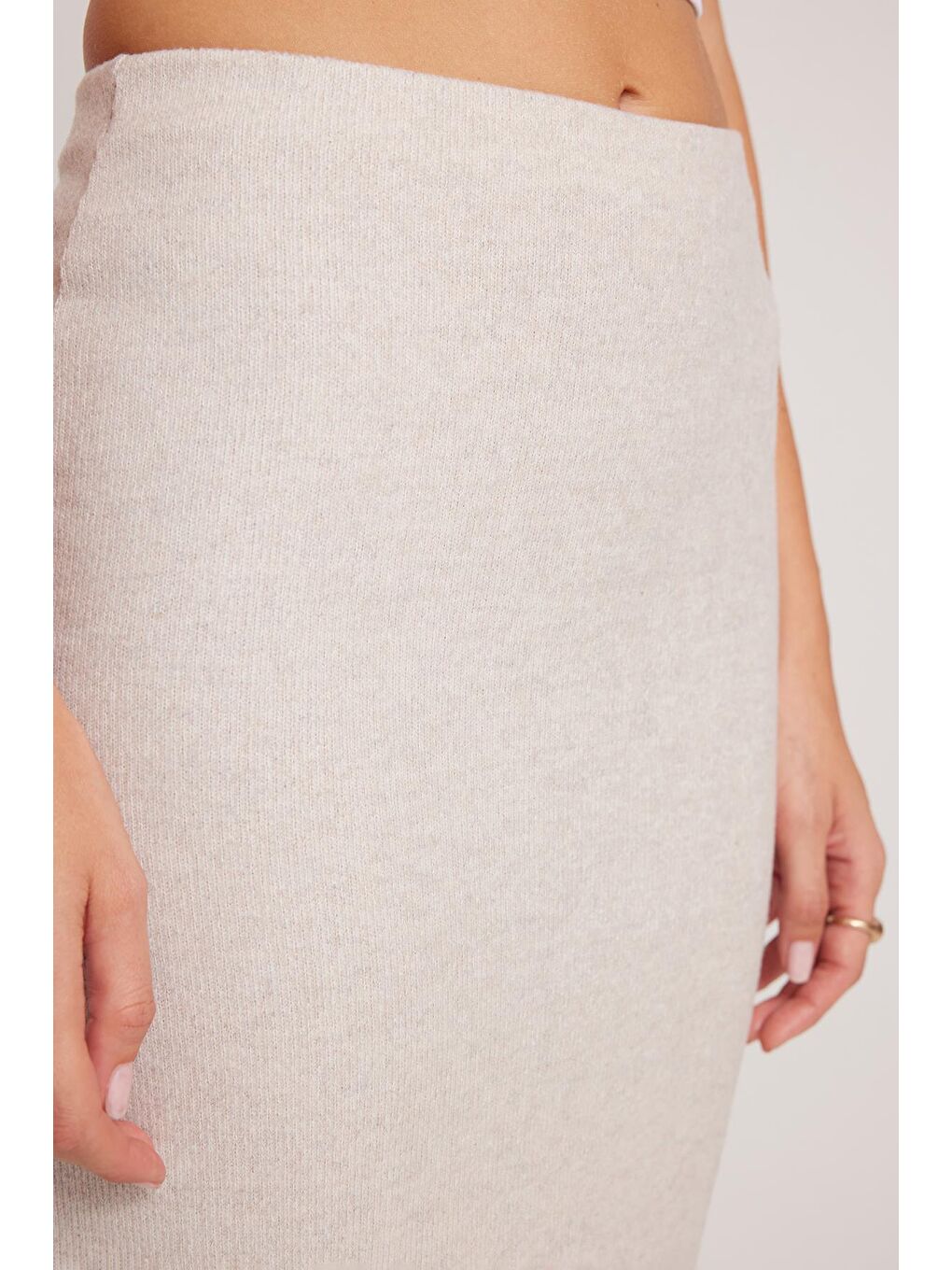 Kadın Slim Fit Dar Kesim Yırtmaçlı Bej Etek-2