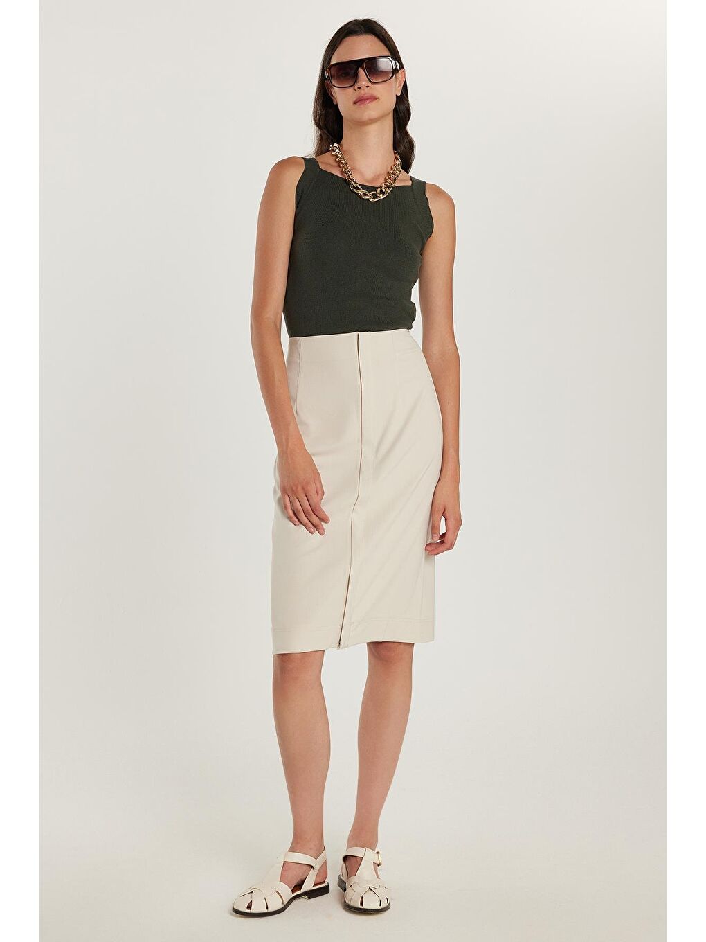 Kadın Slim Fit Önü Fermuar Detaylı Midi Boy Bej Etek-3