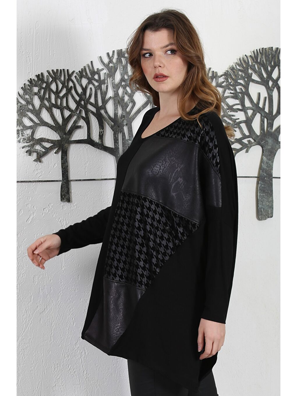 Siyah V Yaka Yarasa Kol Deri Garnili Casual Oversize Örme Bluz 75 85-3