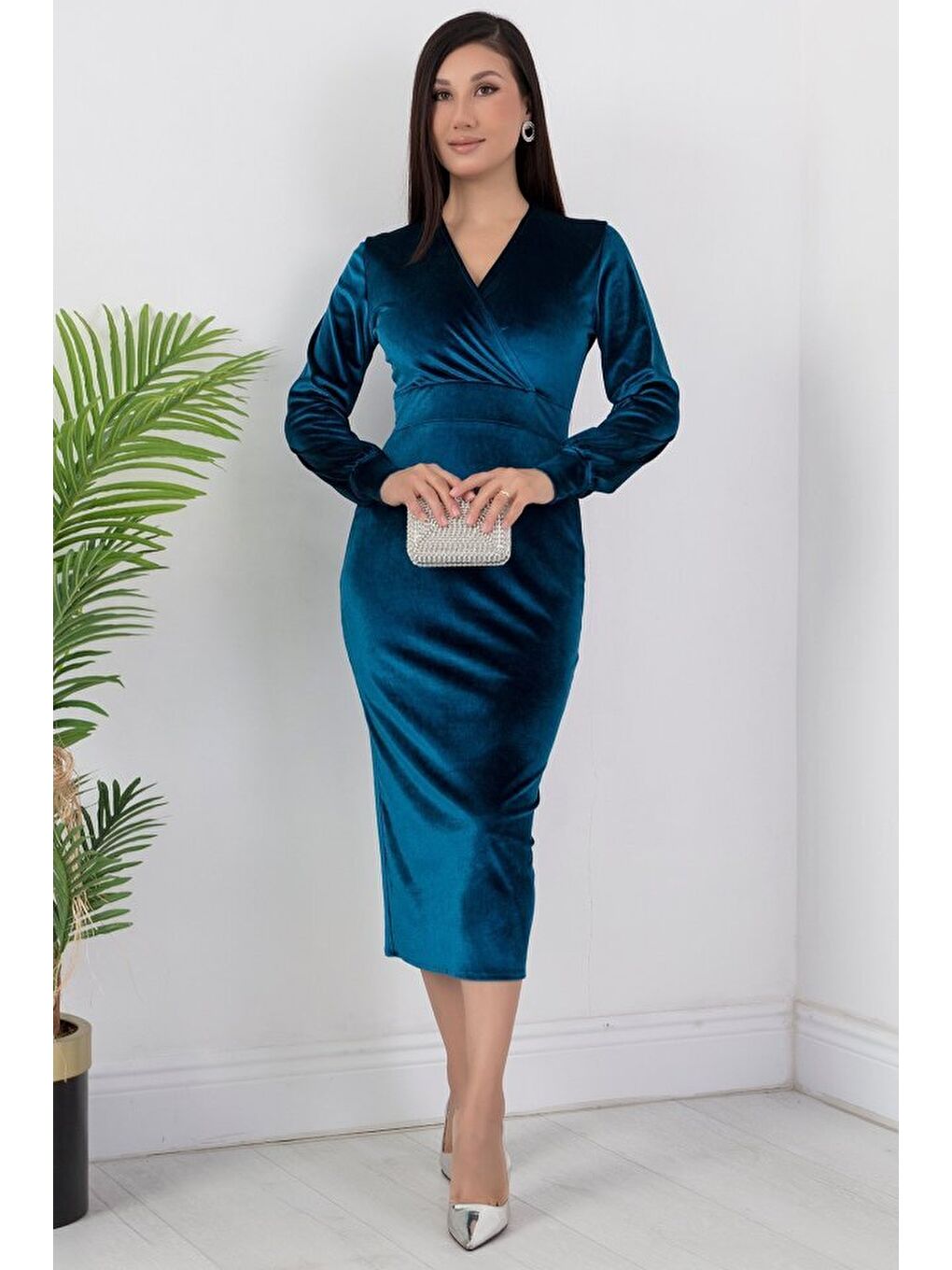 Mavi Kadın Kadife Kumaş Manşetli V Yaka Kalem Elbise-2