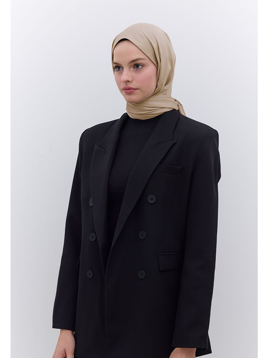 Bej İpeksi Elegance Şal Taş